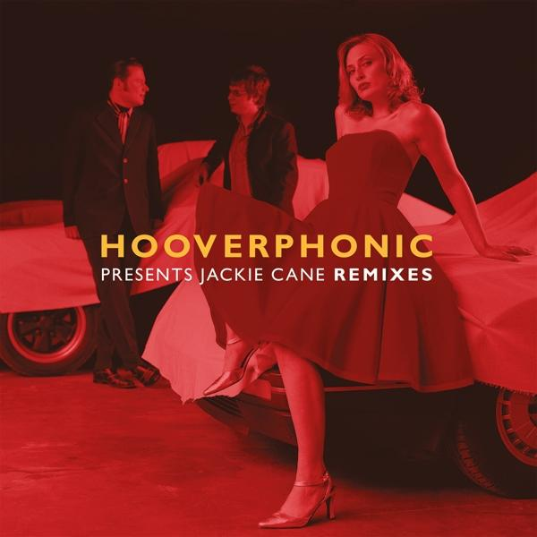 Albumhoes van Hooverphonic, een vrouw in een rode jurk en twee mannen met een witte auto.