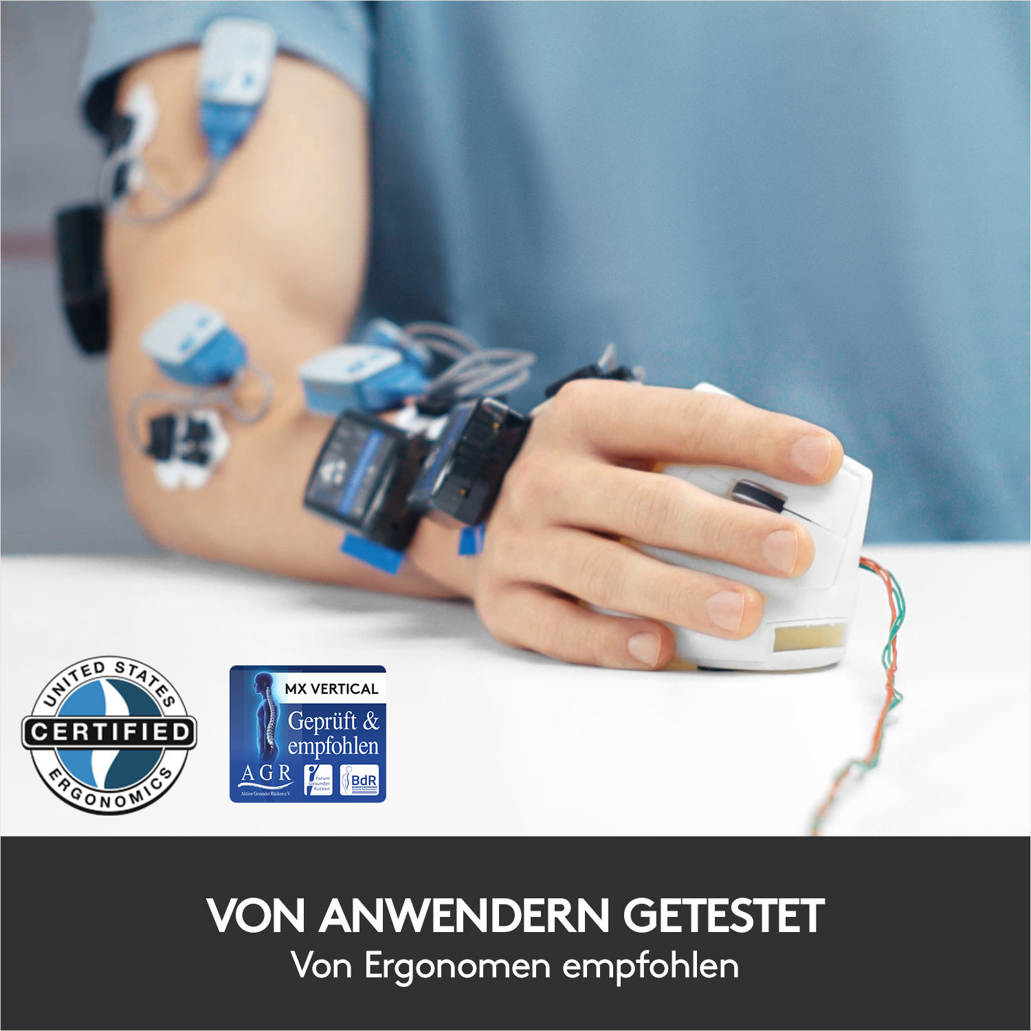 Hand mit vertikaler Maus, verbunden mit Geräten am Arm. Zertifizierungslogos.