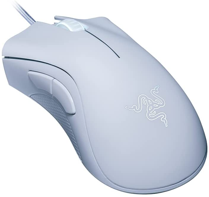 Eine hellgraue Razer-Gaming-Maus mit Seitentasten.