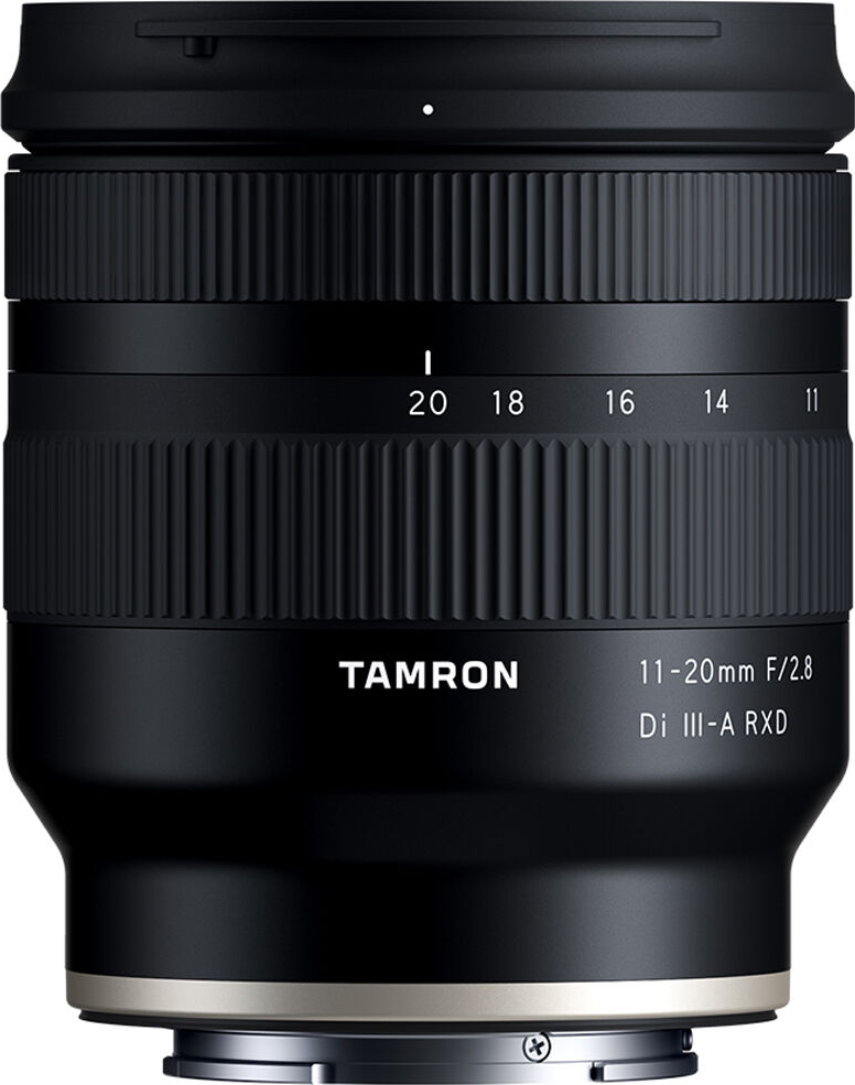 Objectif Tamron noir 11-20mm f/2.8 Di III-A RXD avec marquages de zoom.