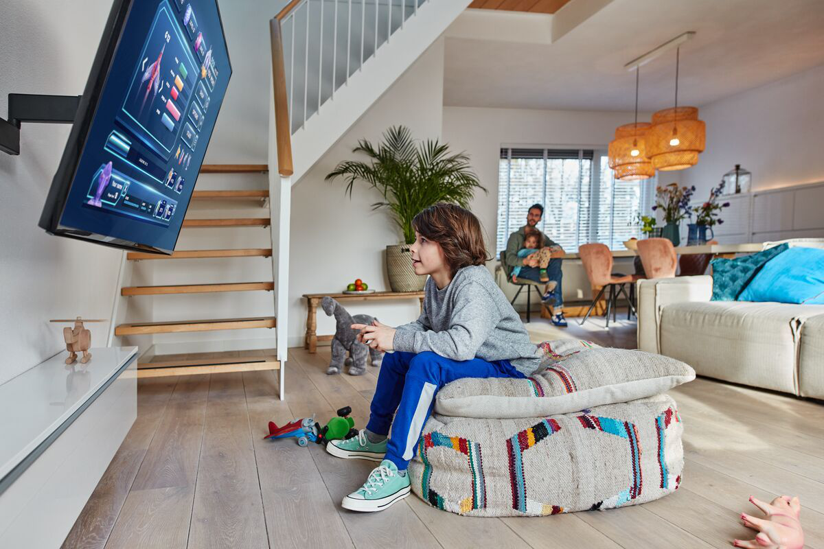 VOGELS TVM 3225 Schwenkbare TV-Wandhalterung