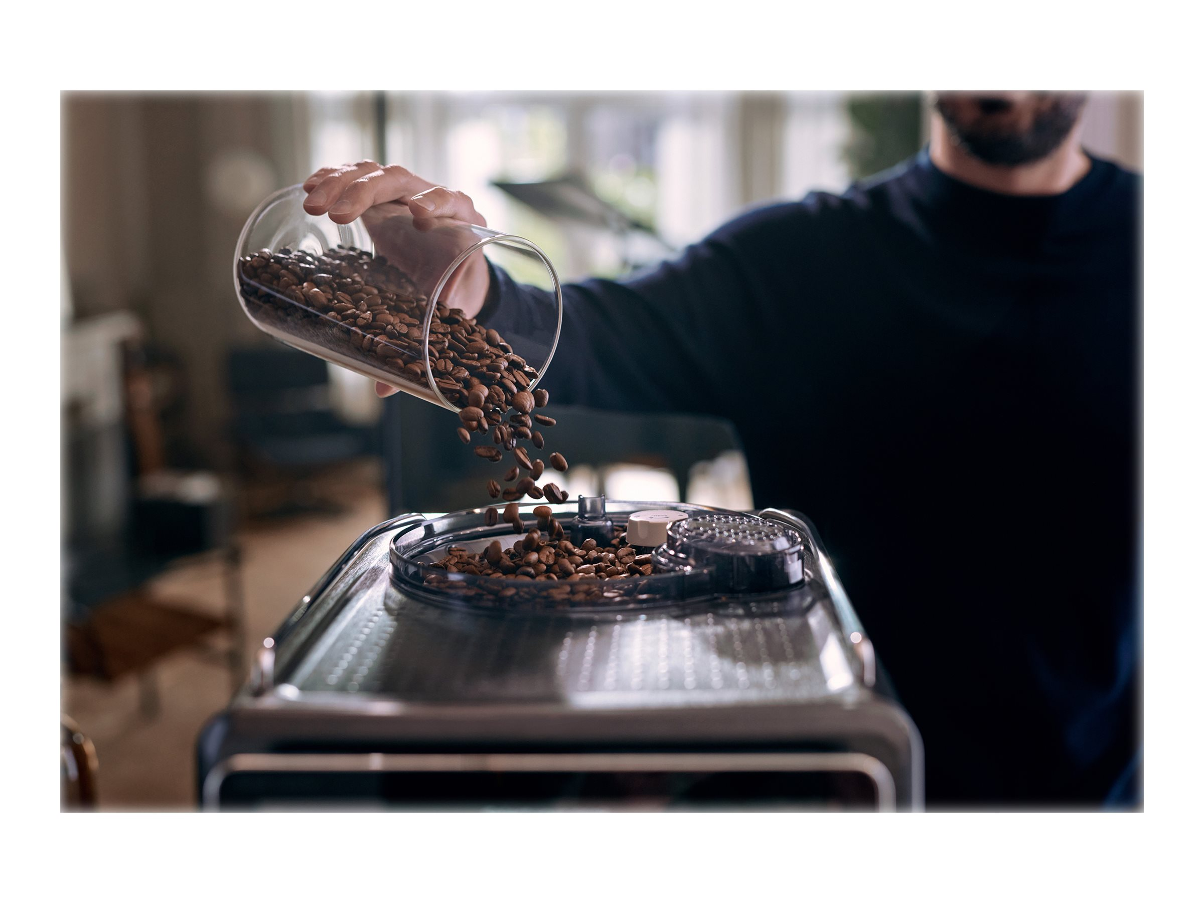 SAECO SM8780/00 Xelsis Deluxe Kaffeevollautomat (Klavierlack-Schwarz, Keramik, 15 bar, externer Milchbehälter)