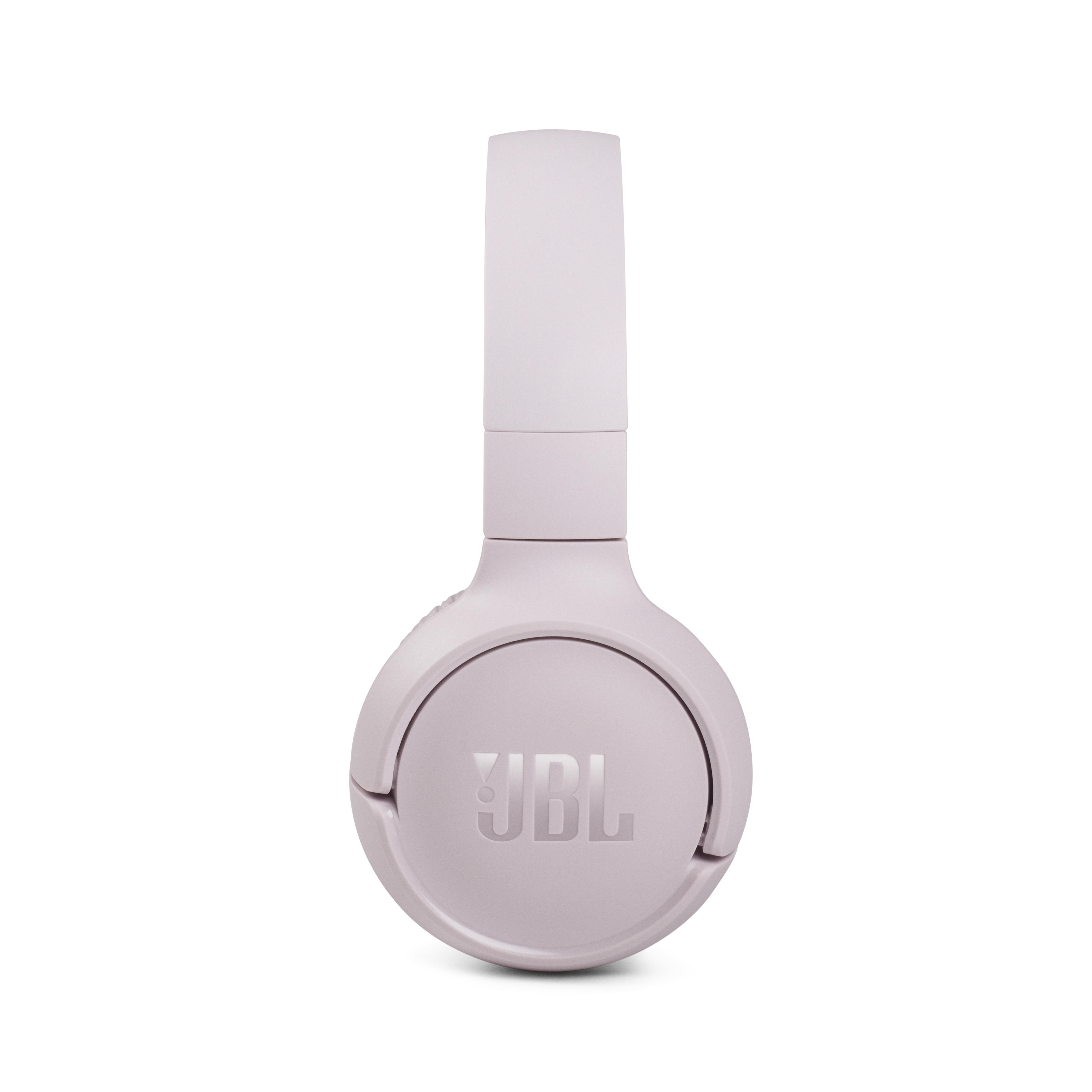 Lilafarbene JBL-Kopfhörer, Vorderansicht.