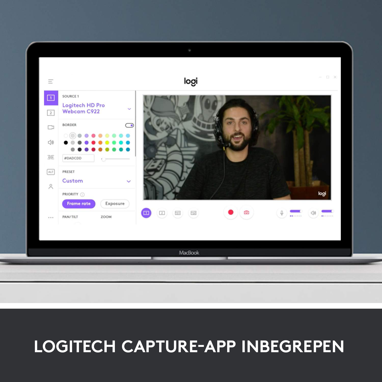 Een persoon op een MacBook die videobelt met een webcam.