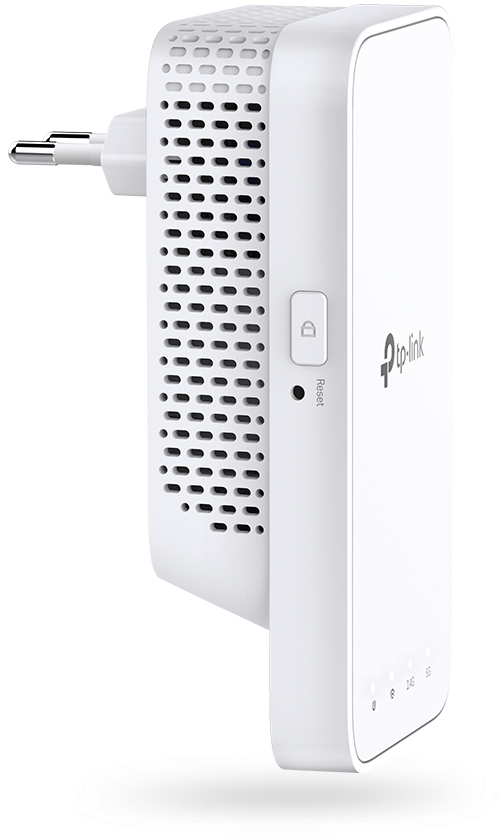 Ein weißer TP-Link-Repeater, der an eine Steckdose angeschlossen ist.