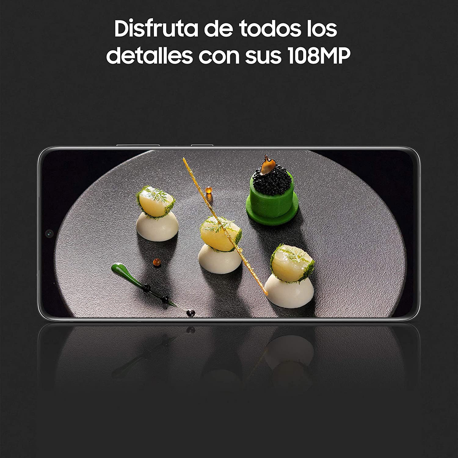 Smartphone que muestra un plato de comida, con texto arriba.