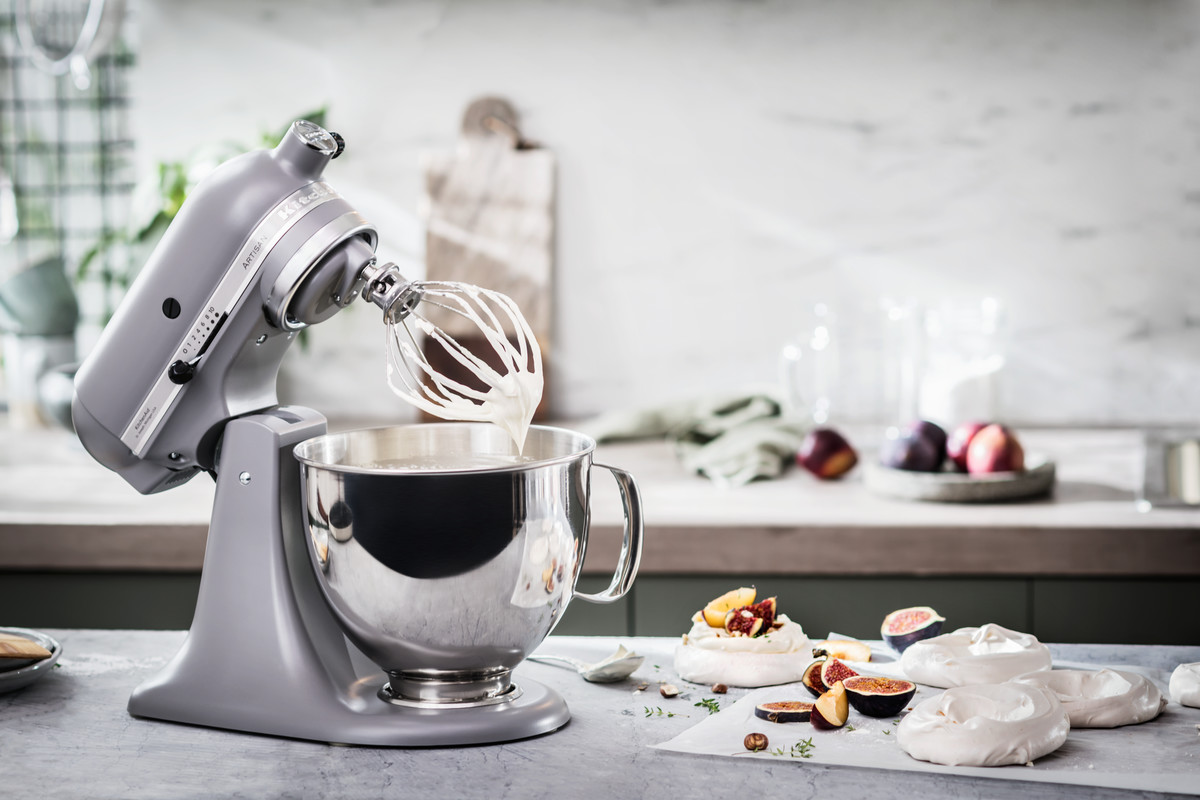 KITCHEN AID 5KSM125EFG Artisan Küchenmaschine mit kippbarem Motorkopf Matte Grey (Rührschüsselkapazität: 4,8 l, 300 Watt)
