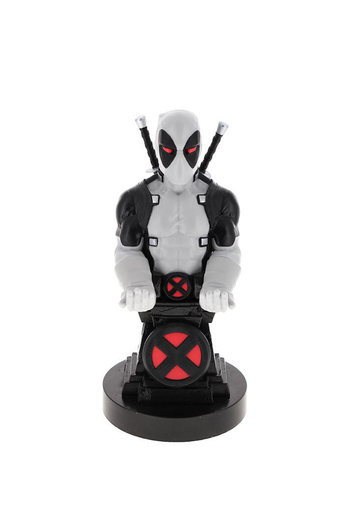 Deadpool-Figur. Weißer und schwarzer Anzug, rote Augen, zwei Schwerter auf dem Rücken, schwarze Basis mit X-Men-Logo.