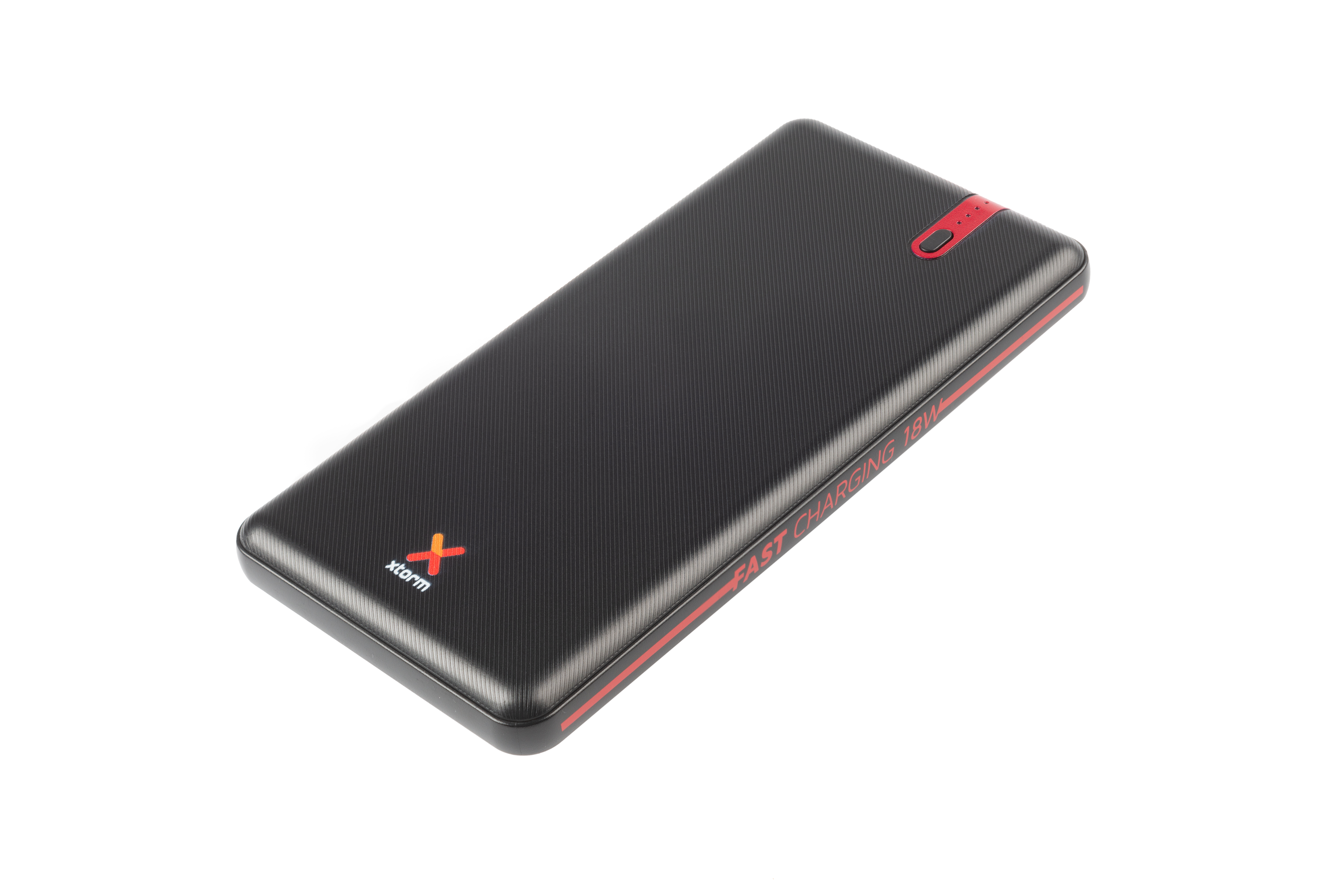 Schwarze und rote Powerbank auf weißer Oberfläche, schräge Ansicht. 'X'-Logo und Text 'Fast Charging 18W'.