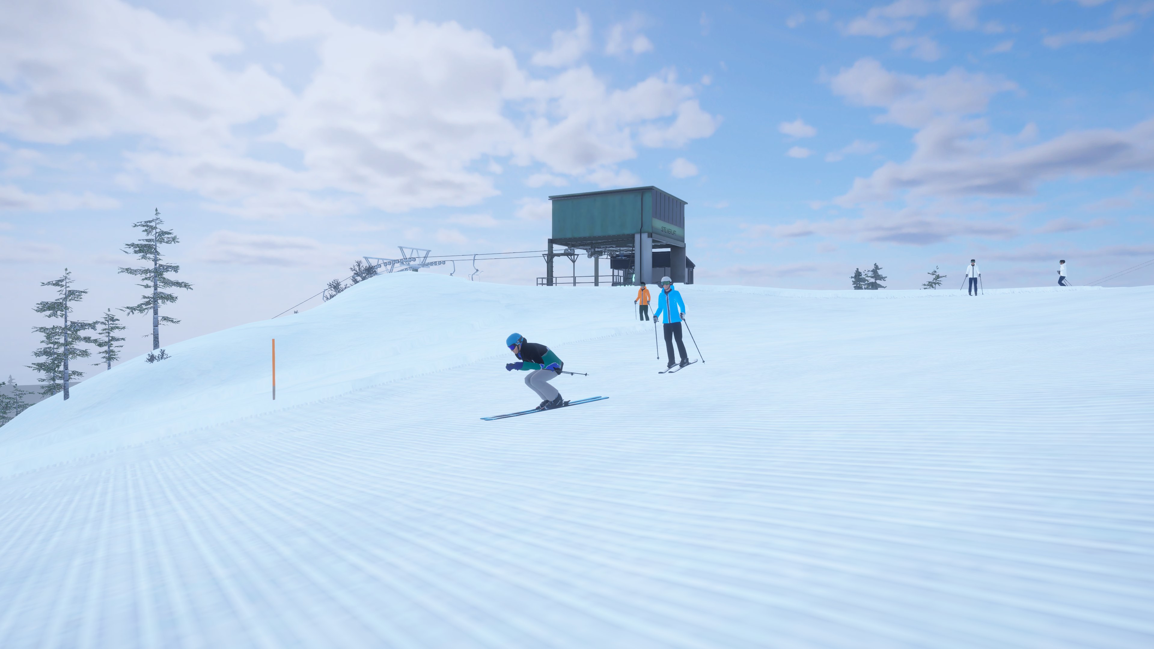 Skifahrer auf schneebedeckter Piste, andere Skifahrer und Lift im Hintergrund.