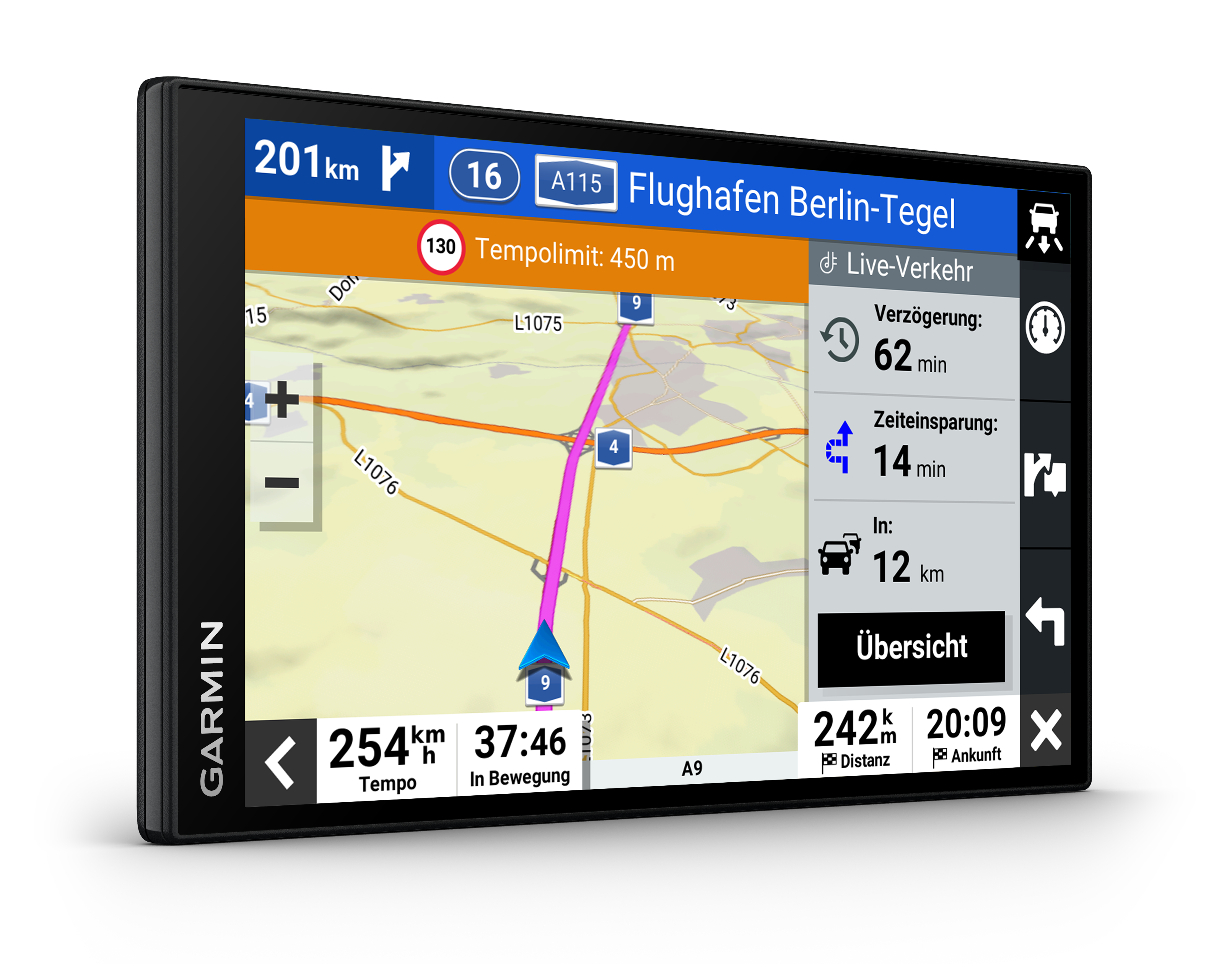 GPS-Gerät zeigt Karte mit Route, geschätzter Zeit und Entfernung.