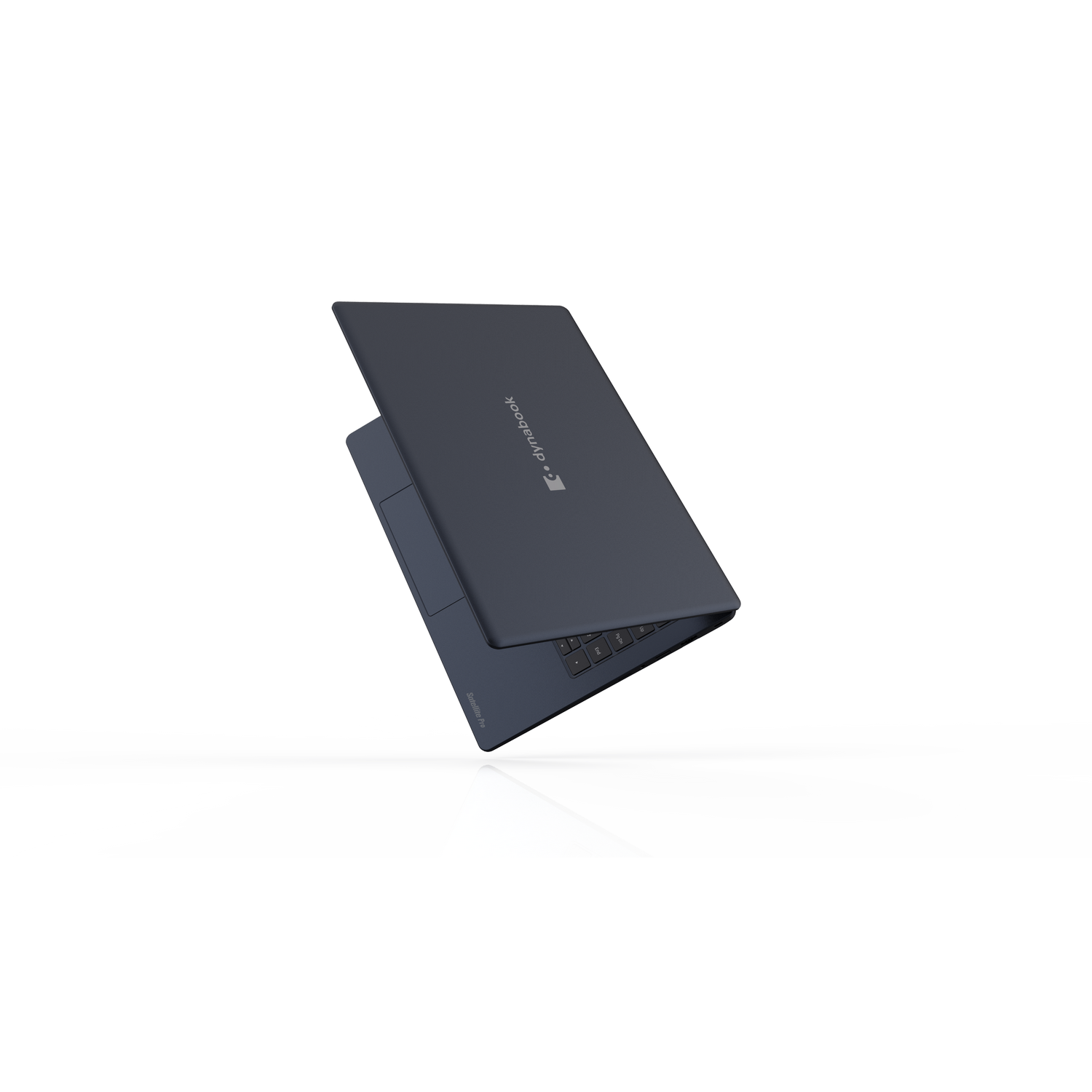 Portátil Toshiba Dynabook azul, ligeramente inclinado hacia arriba, sobre una superficie blanca. Tapa abierta.
