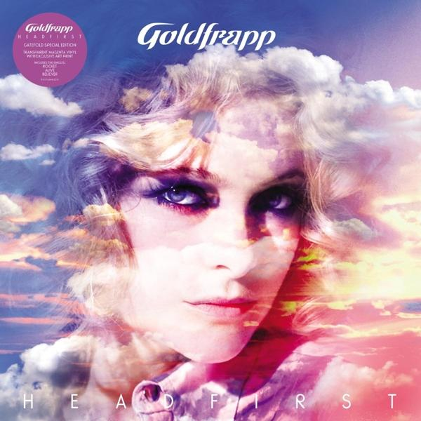 Pochette d'album, visage de femme avec superposition de nuages.
