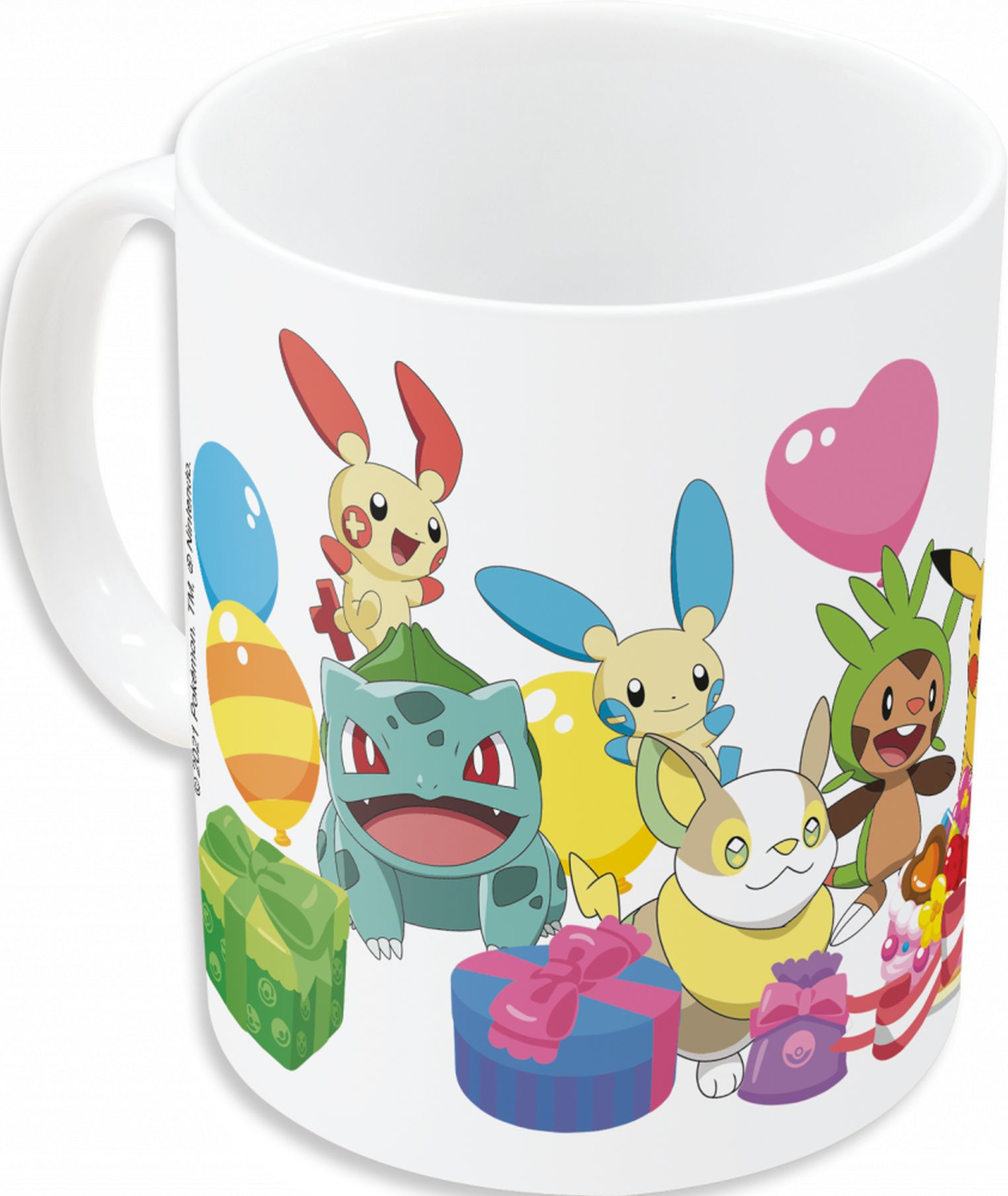 Weißer Becher mit Zeichentrickfiguren und bunten Geschenken darauf.
