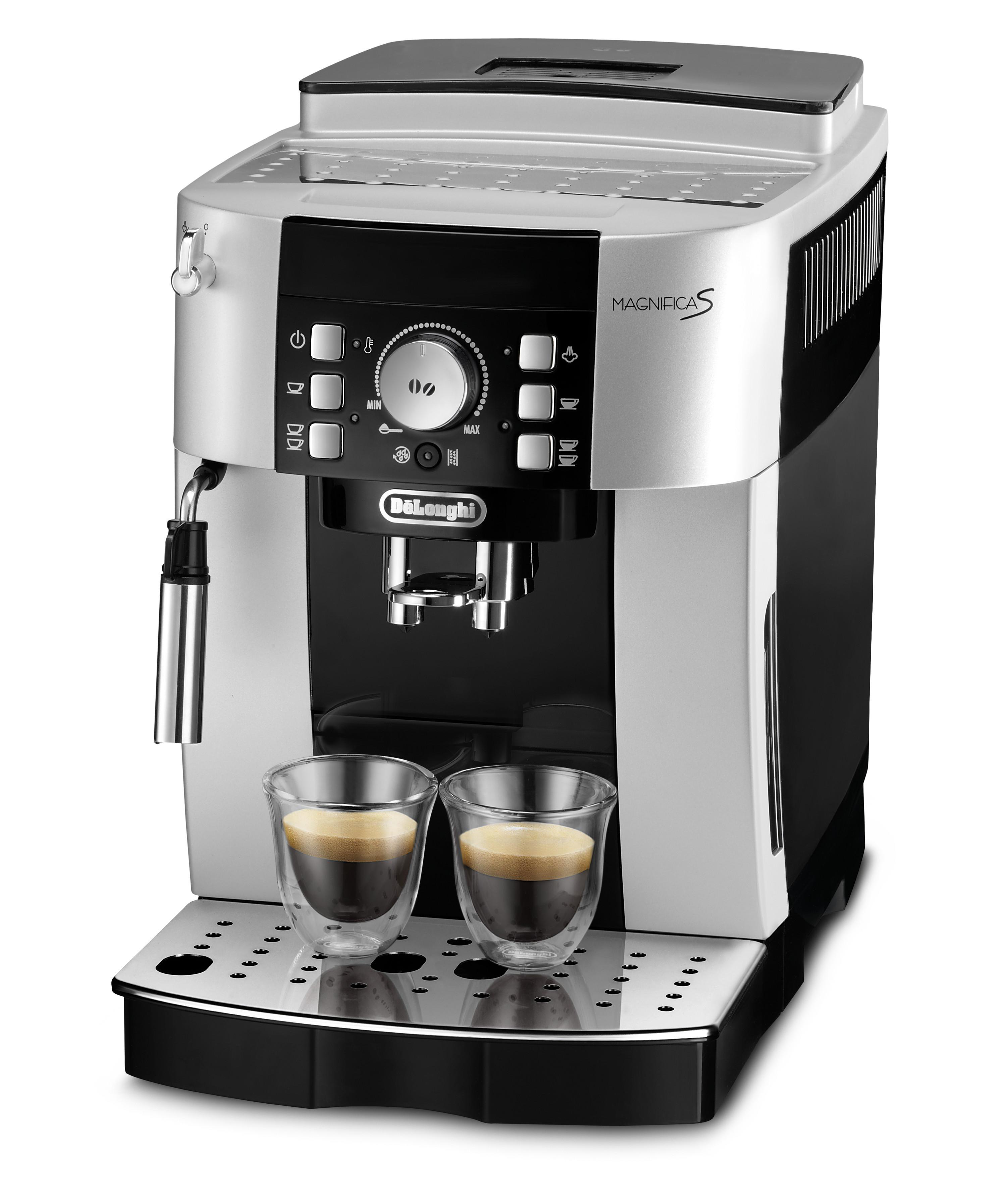 Silberne und schwarze De'Longhi Magnifica S Espressomaschine mit zwei Gläsern.
