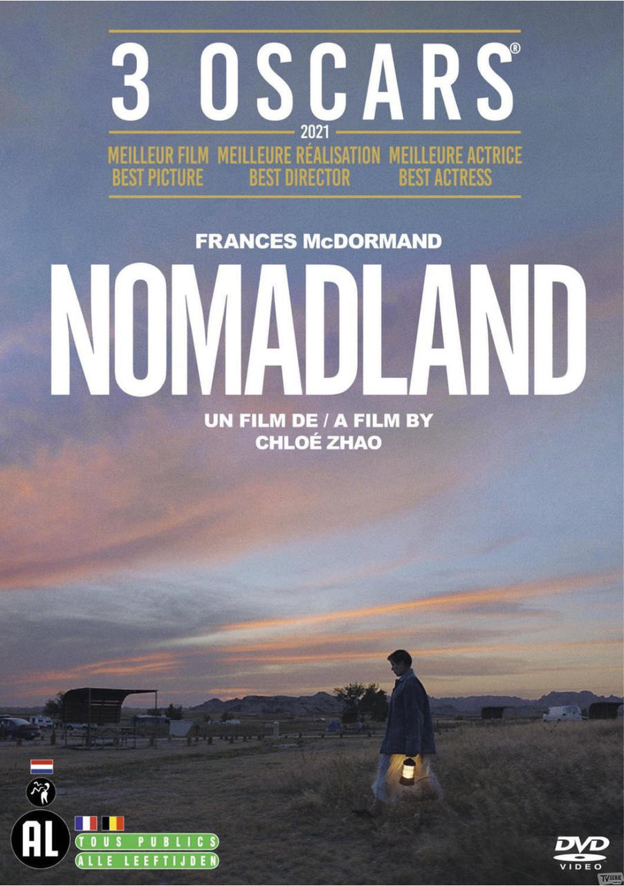 Couverture du film. Texte : Nomadland. Une personne marche au coucher du soleil. 3 Oscars.