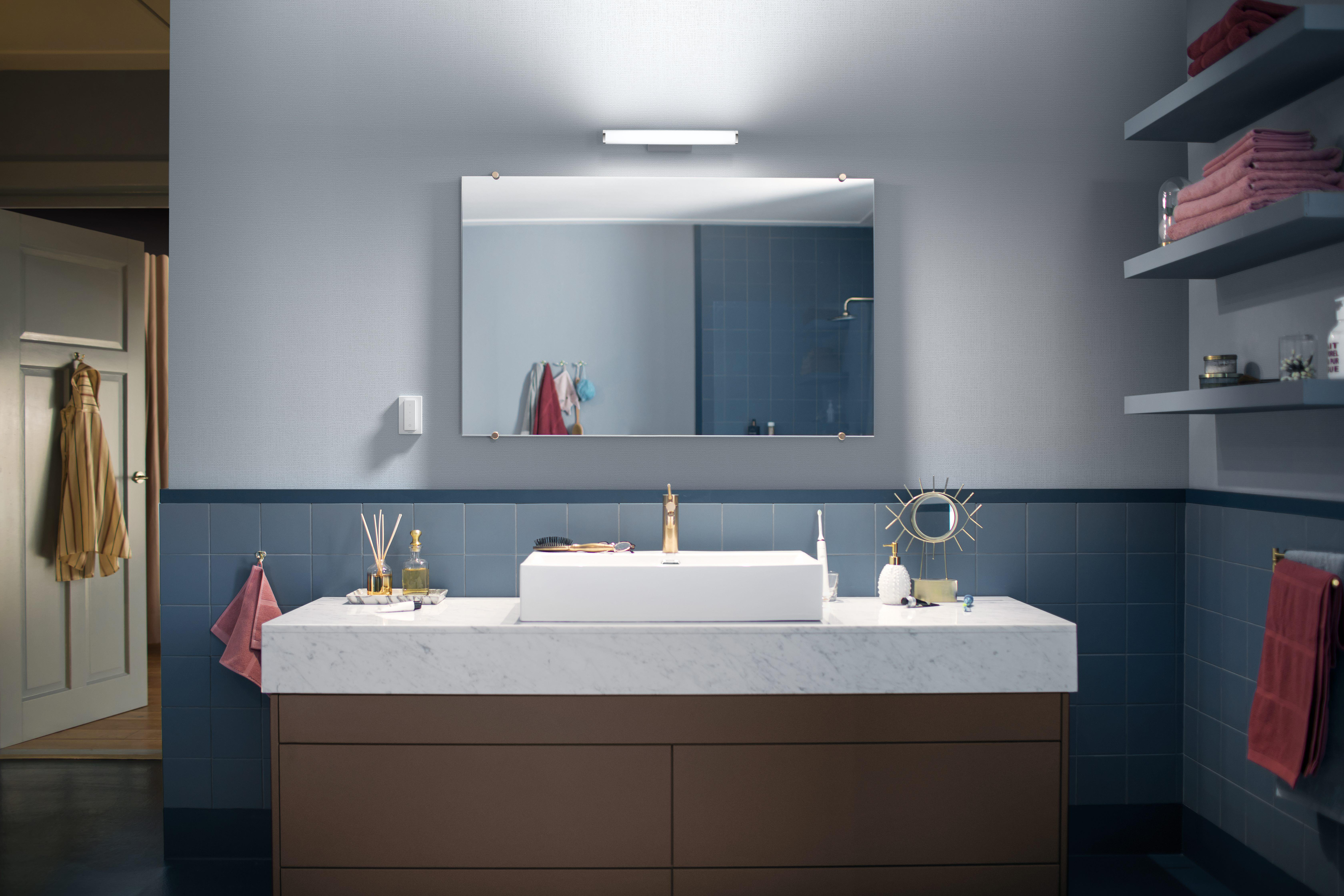 PHILIPS Hue White Amb. Adore inkl. Dimmschalter Bad-Beleuchtung Warmweiß