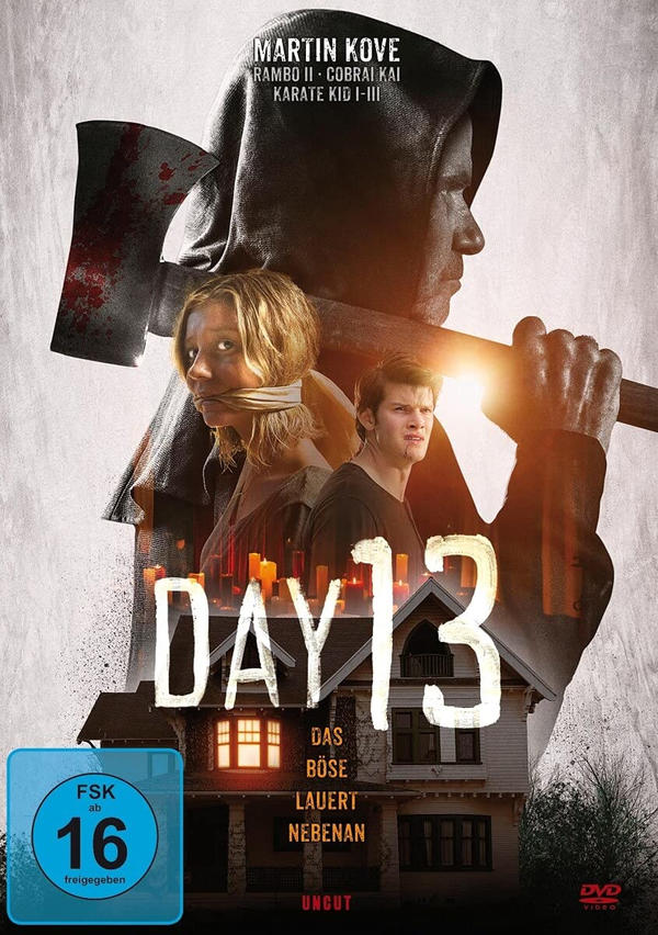 Filmplakat von 'Day 13' mit einer Kapuzenfigur mit Axt, zwei gefesselten Personen und einem Haus.