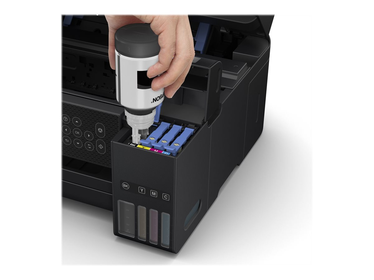 Befüllen der Tintenbehälter eines Epson EcoTank-Druckers.