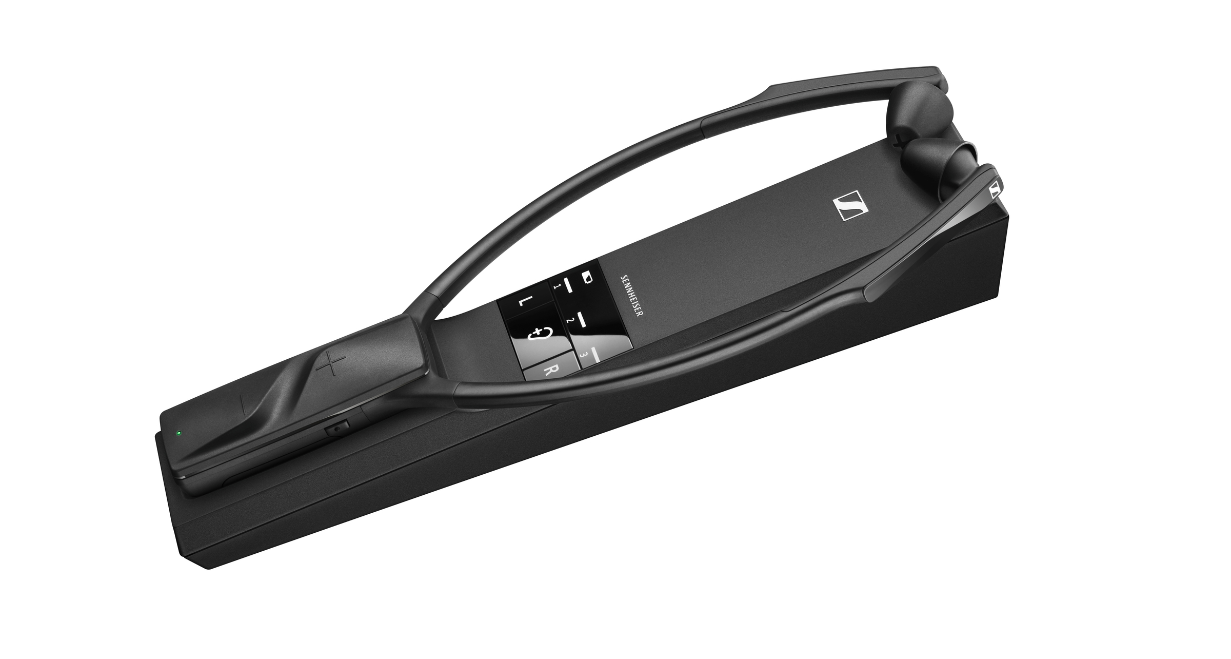 Schwarzes Sennheiser Hörsystem mit Ladestation. Auf Weiß isoliert.