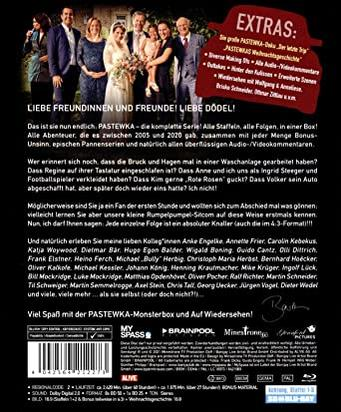 Rückseite einer DVD-Hülle mit vielen Menschen, Text und Logos. Es zeigt eine Gruppe von Menschen.