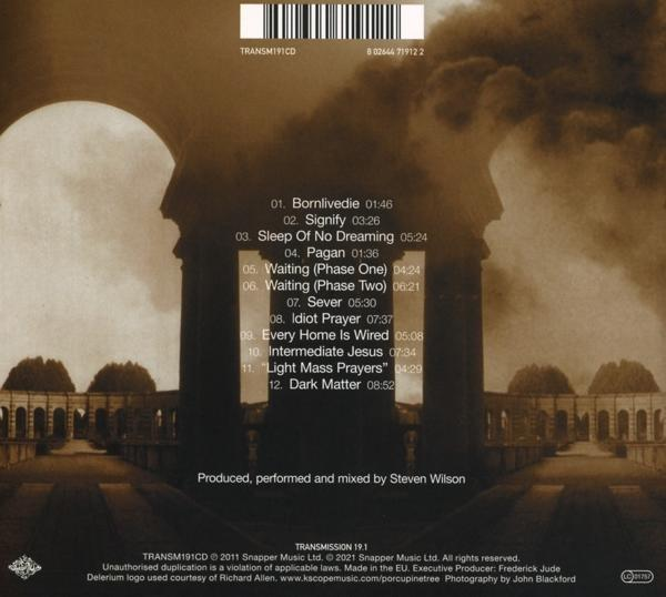 Rückseite einer CD-Hülle mit Titelliste und landschaftlichem Hintergrund.