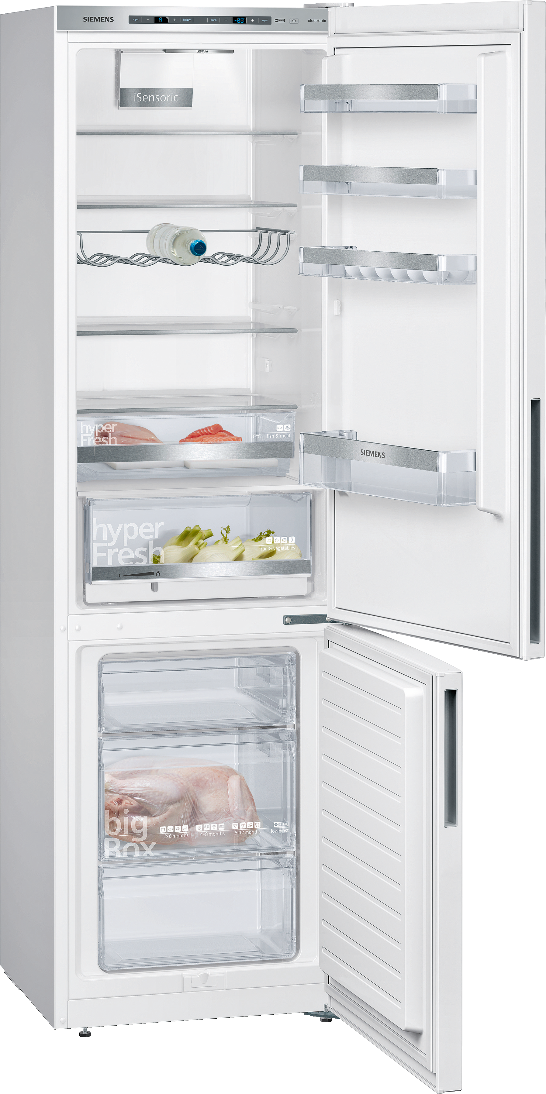Ein weißer Kühlschrank mit offener Tür, zeigt Regale und Schubladen voller Lebensmittel.