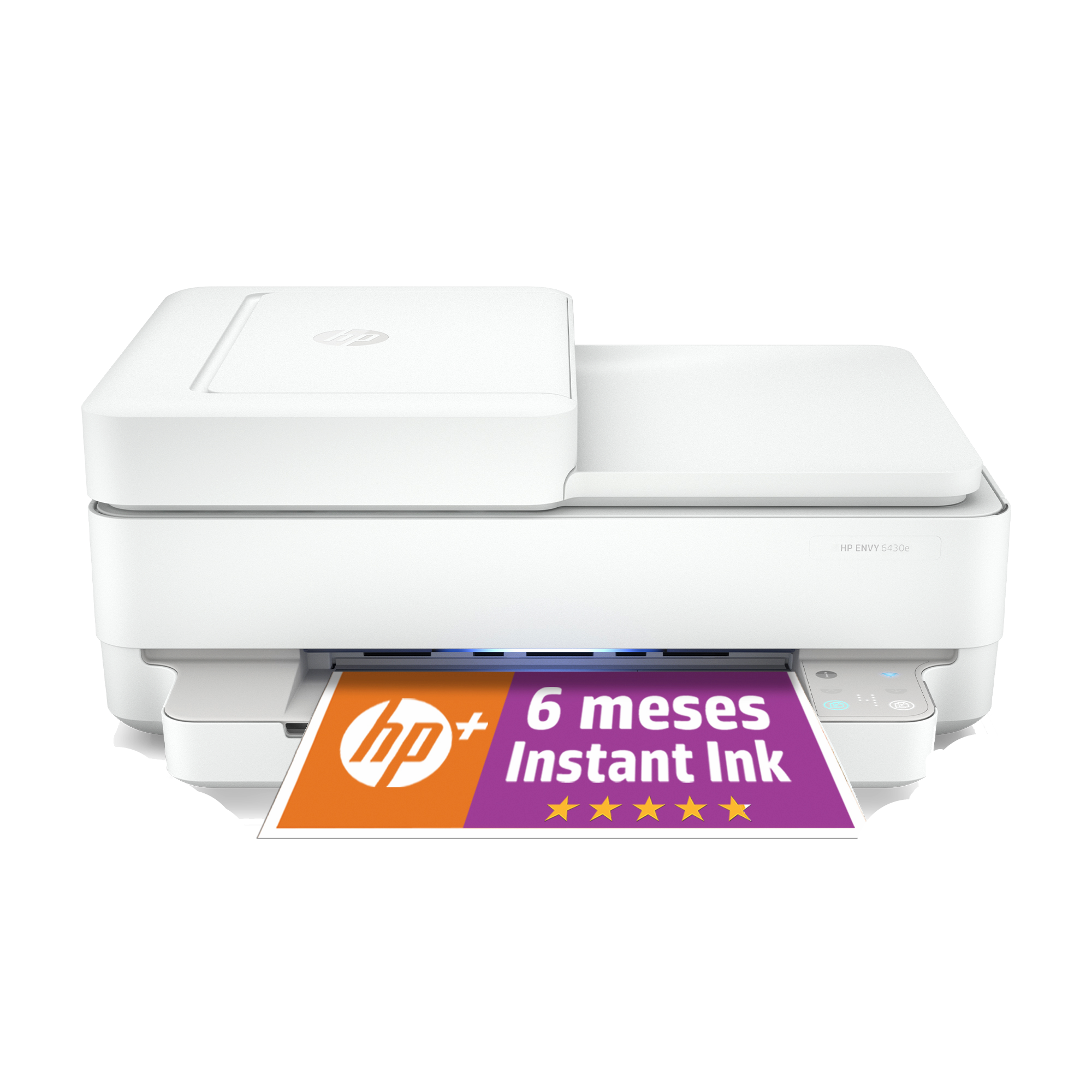 Una impresora HP Envy blanca con papel imprimiendo una promoción. Texto: 6 meses Instant Ink.