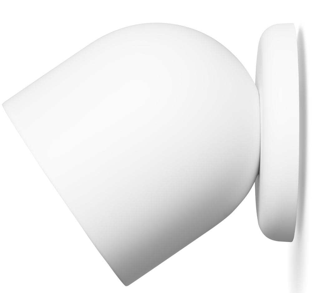 Une caméra de sécurité blanche, arrondie, fixée au mur.