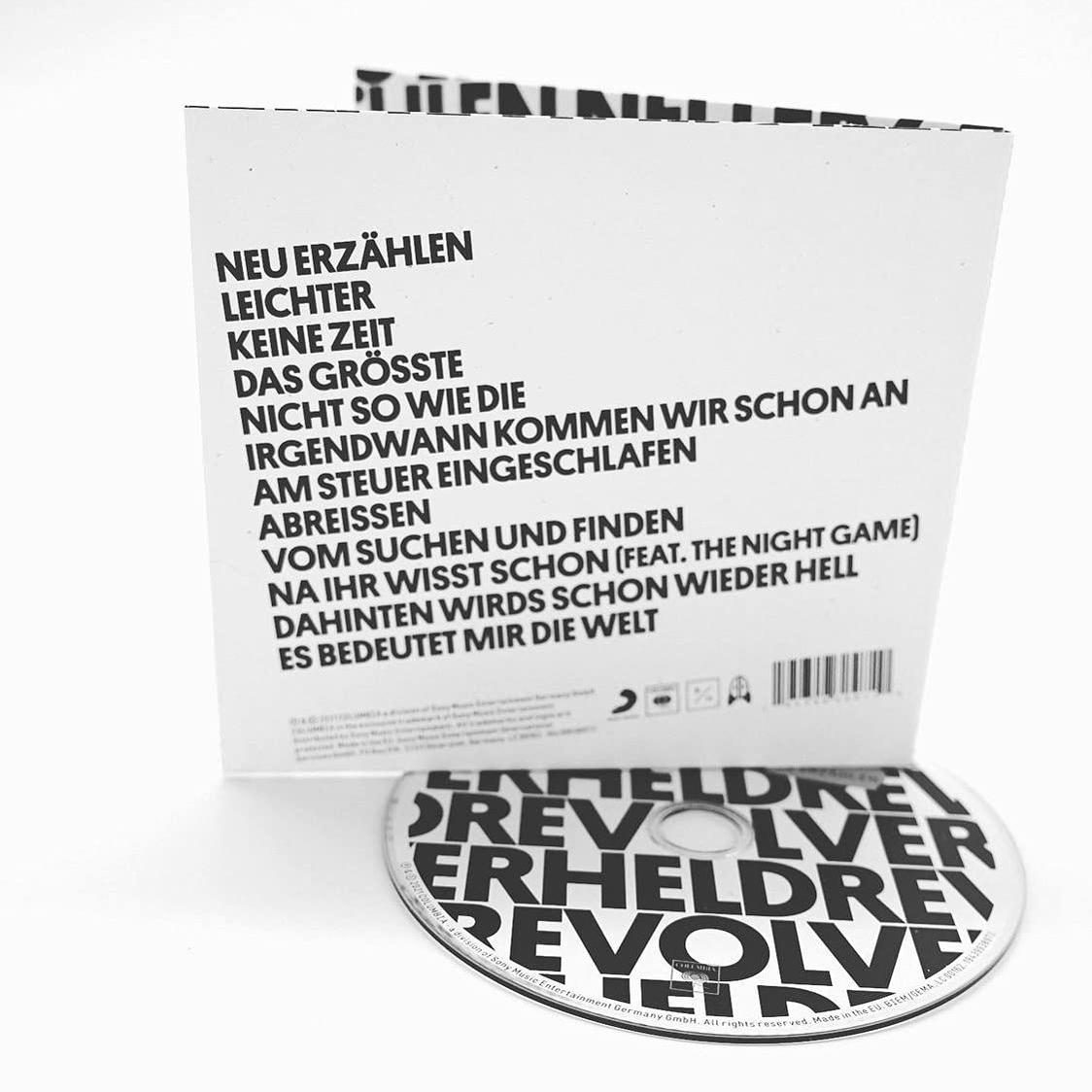 CD-Hülle mit Text und einer CD davor.