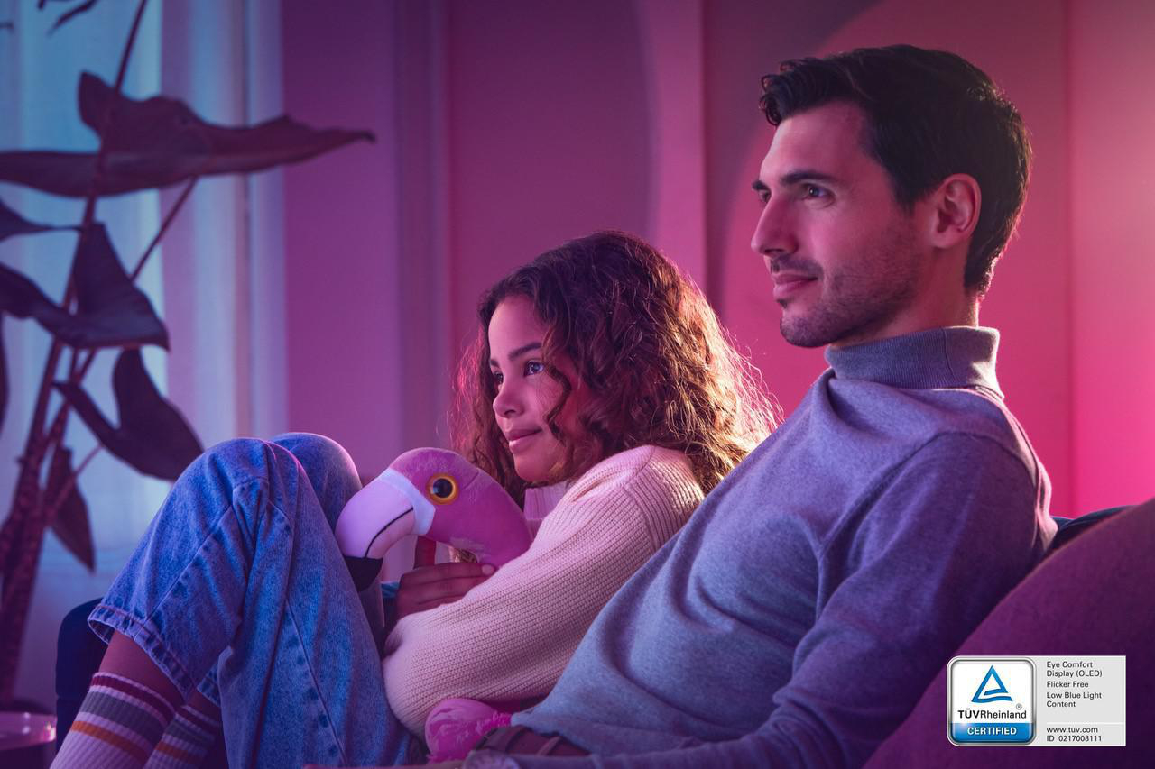 PHILIPS 77OLED806/12 OLED TV (Flat, 77 Zoll / 194 cm, UHD 4K, SMART TV, Ambilight, Android TV™ 10 (Q))