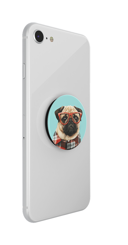 Ein Smartphone mit einem PopSocket mit Mops. Der Mops trägt Brille und ein kariertes Hemd, auf blauem Grund.