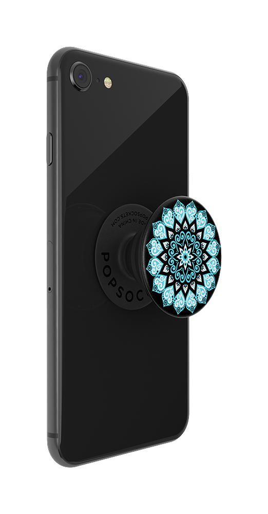 Schwarzes Telefon mit einem Mandala PopSocket. Der PopSocket ist schwarz, blau und weiß.