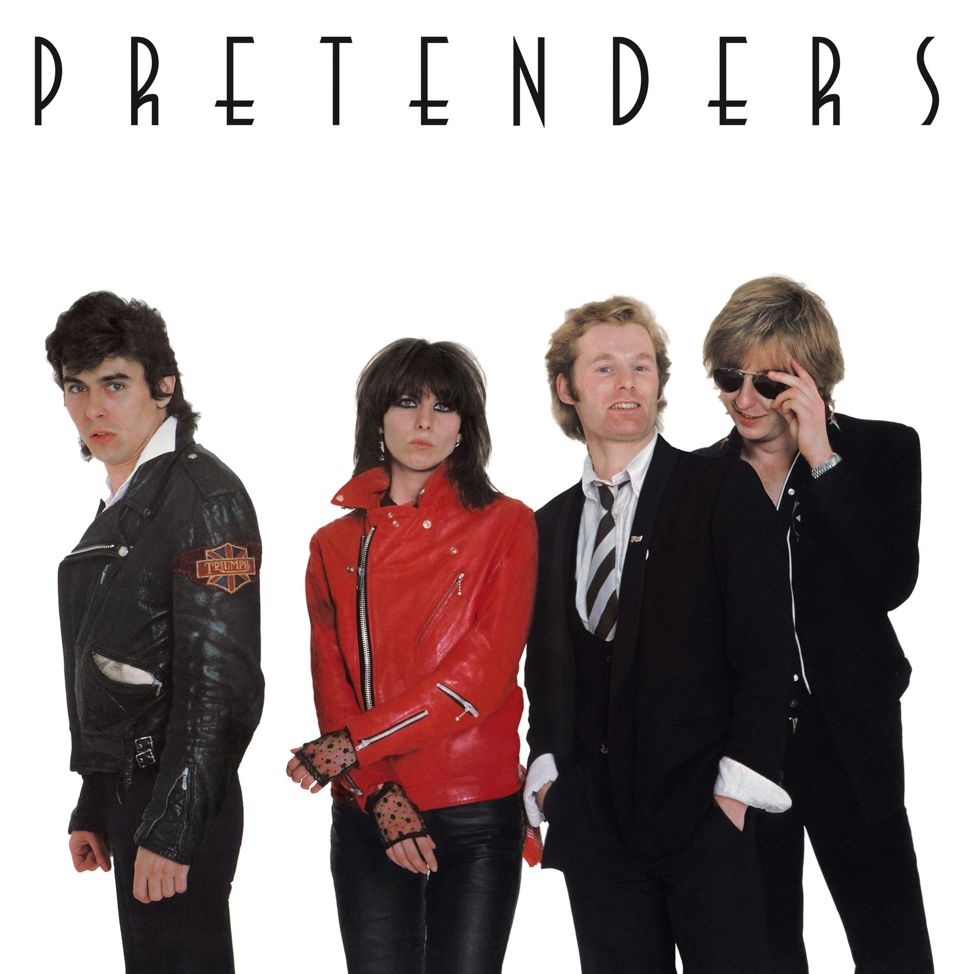 A Pretenders album borítója. Négy zenekari tag fehér háttér előtt áll. Bőrdzsekiket és öltönyöket viselnek.