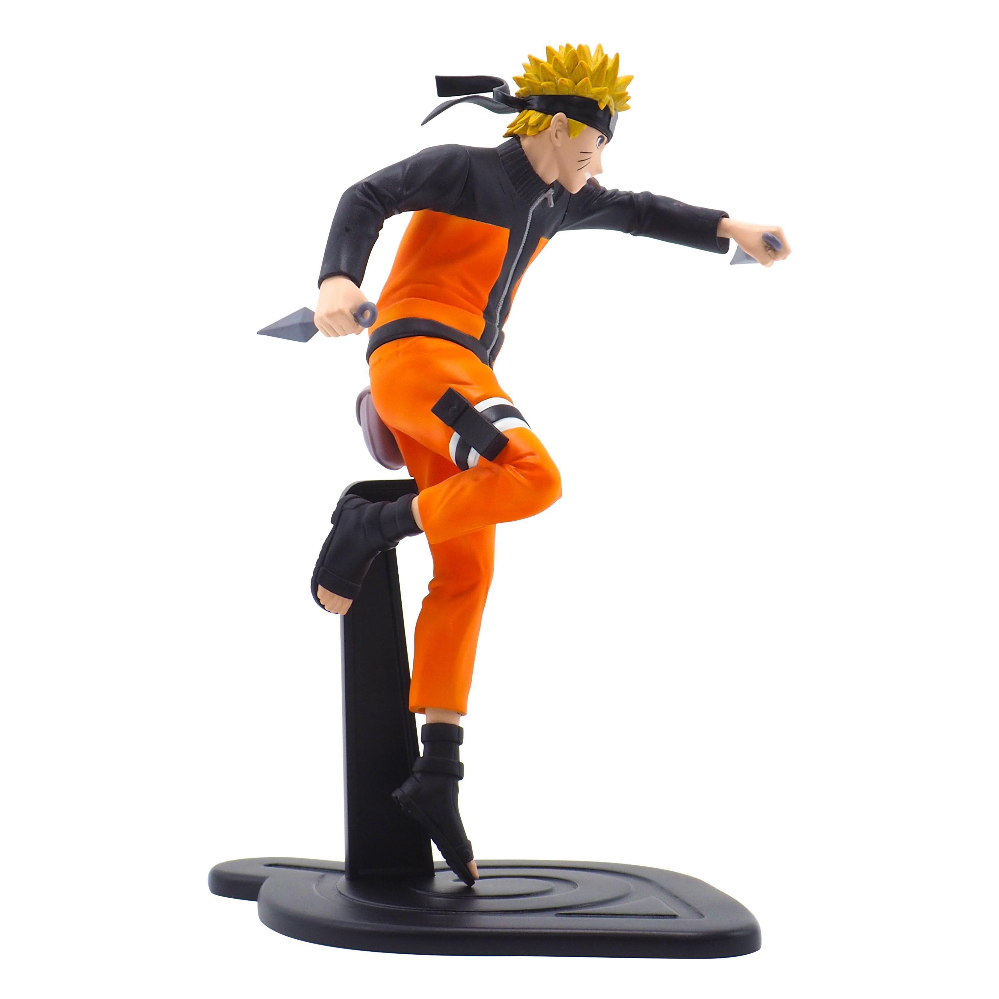 Naruto Anime-Figur: Oranger Anzug, schwarze Schuhe, hält Kunai, auf Ständer.