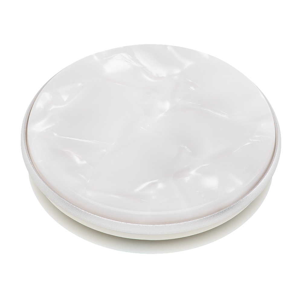 Ein weißer PopSockets PopGrip. Der Griff ist rund, mit weißem, perlmuttartigem Finish. Der Griff ist auf einer weißen Oberfläche.