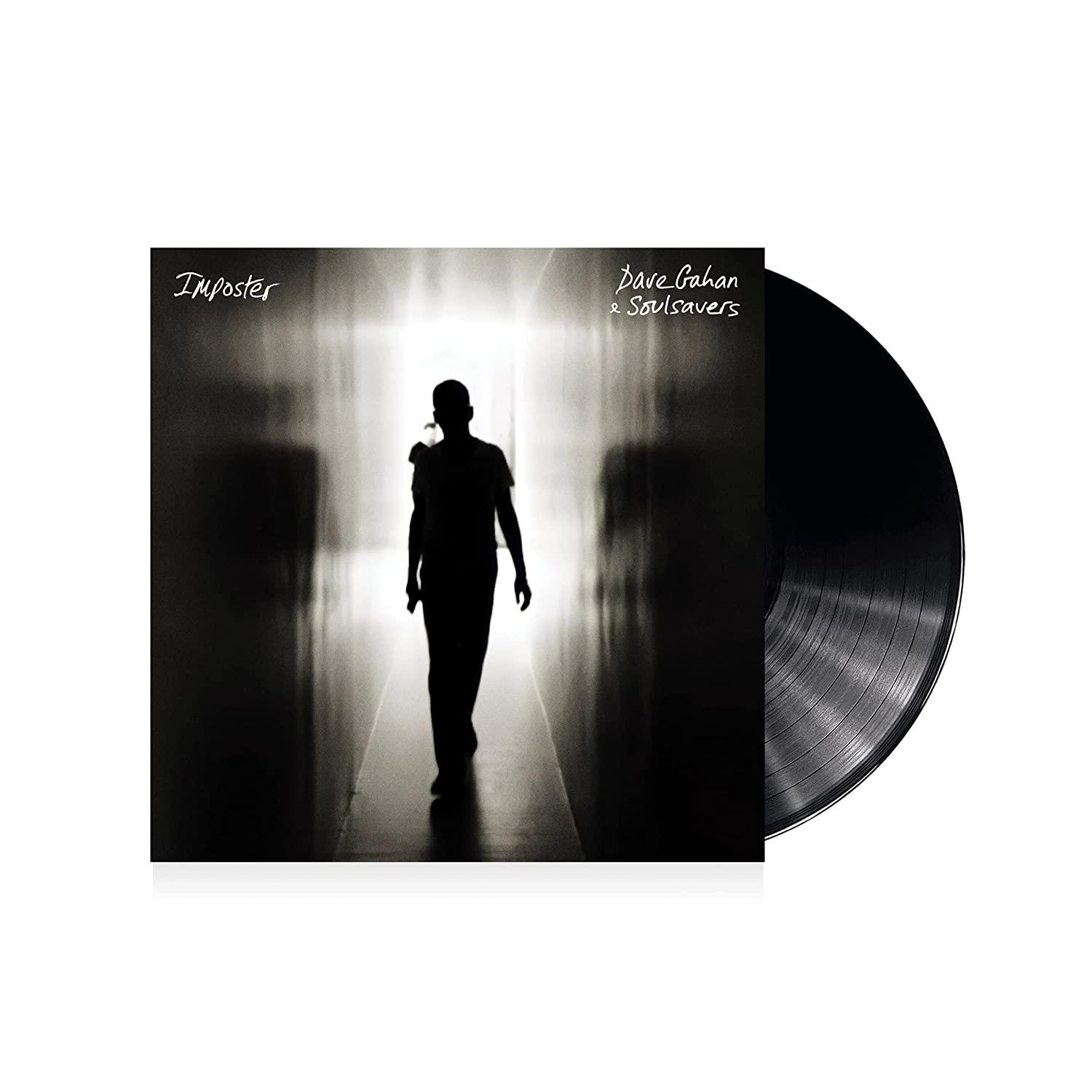 Albumcover mit Silhouette einer Person, die in einem Tunnel geht, mit einer Schallplatte.