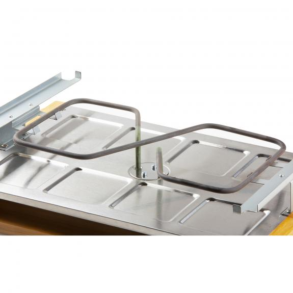 Een ovenverwarmingselement, metalen bovenkant en steunframe, tegen een witte achtergrond.