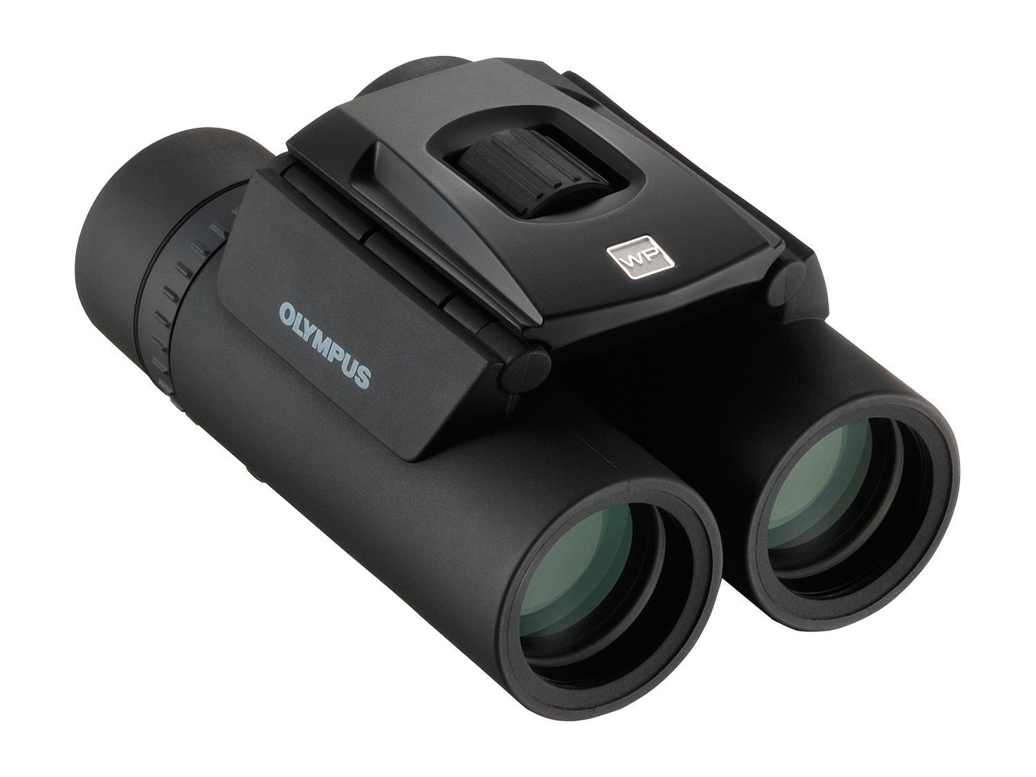 Schwarzes Olympus Fernglas mit schwarzem Gurt, isoliert auf weißem Hintergrund.