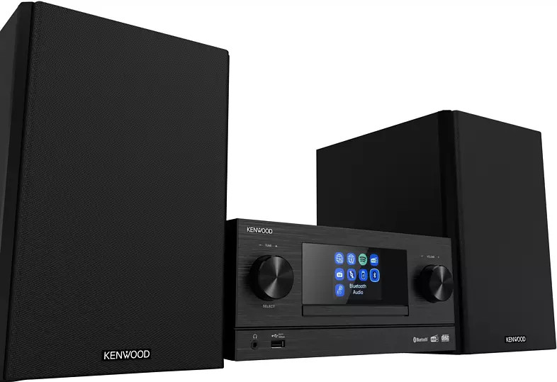 Een zwart Kenwood stereosysteem met twee luidsprekers. De achtergrond is wit.