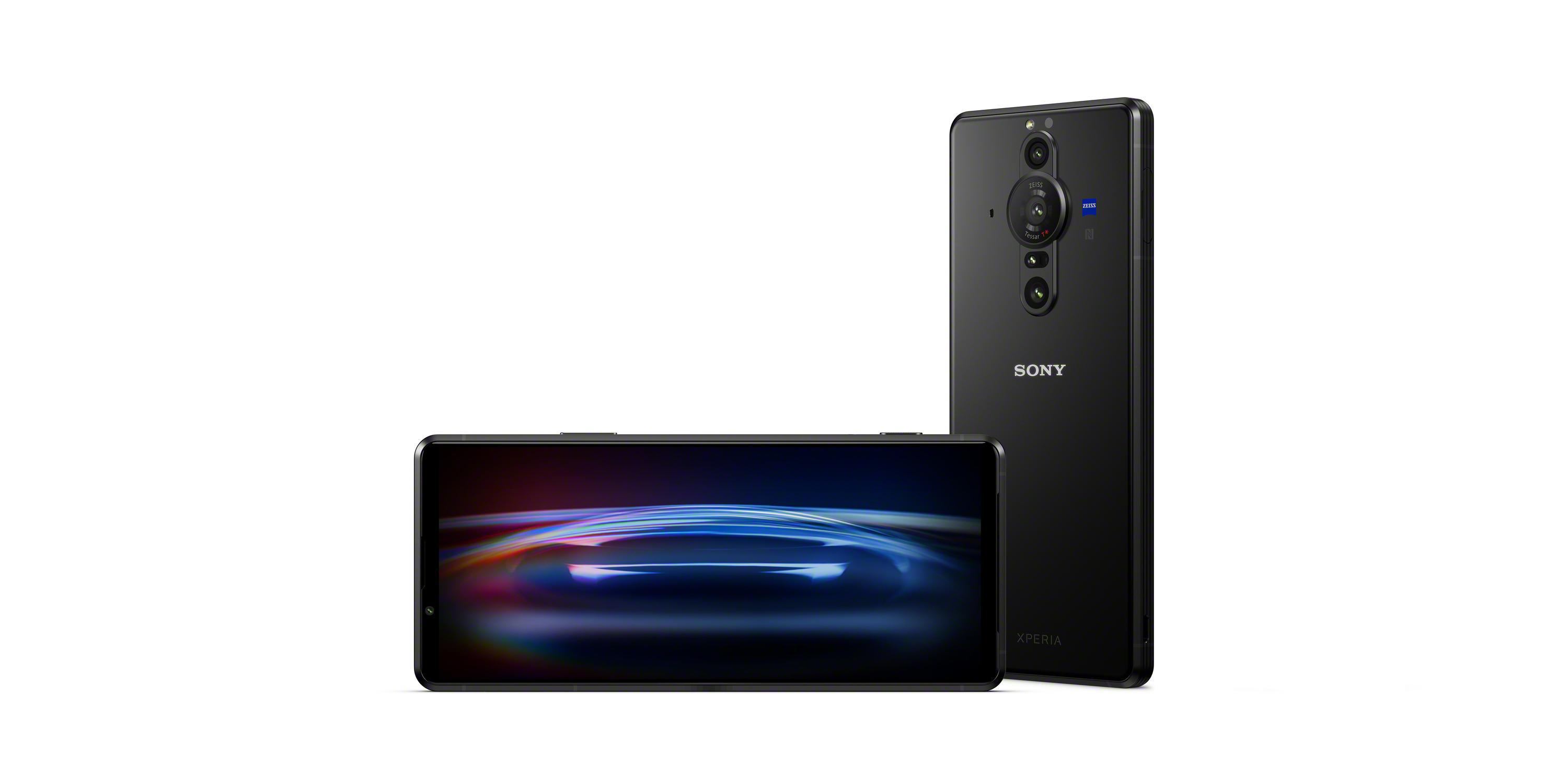 Zwei schwarze Sony Xperia Smartphones, eines stehend und eines liegend.