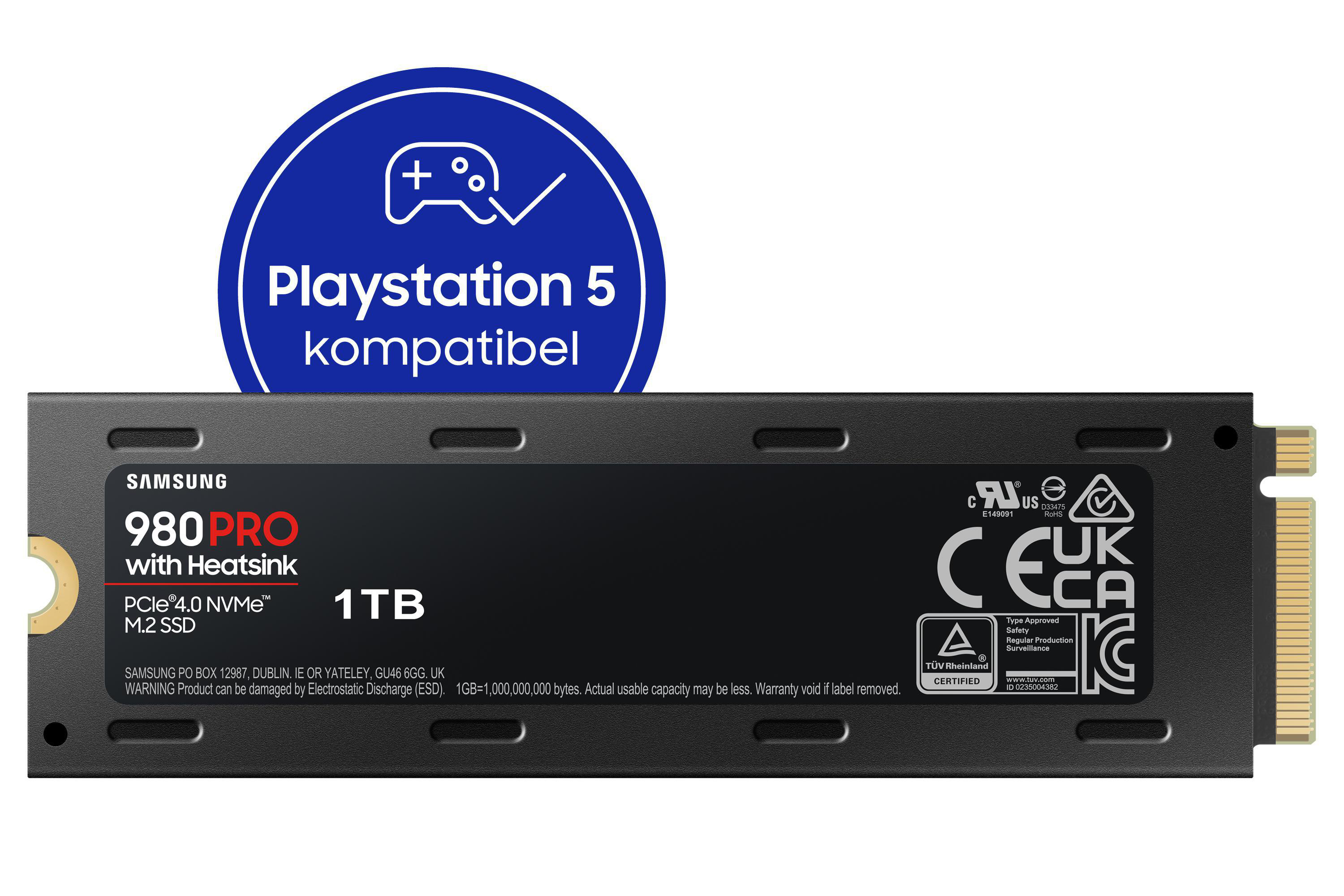 Eine schwarze SSD mit blauem Aufkleber und dem Text Playstation 5 kompatibel darauf.