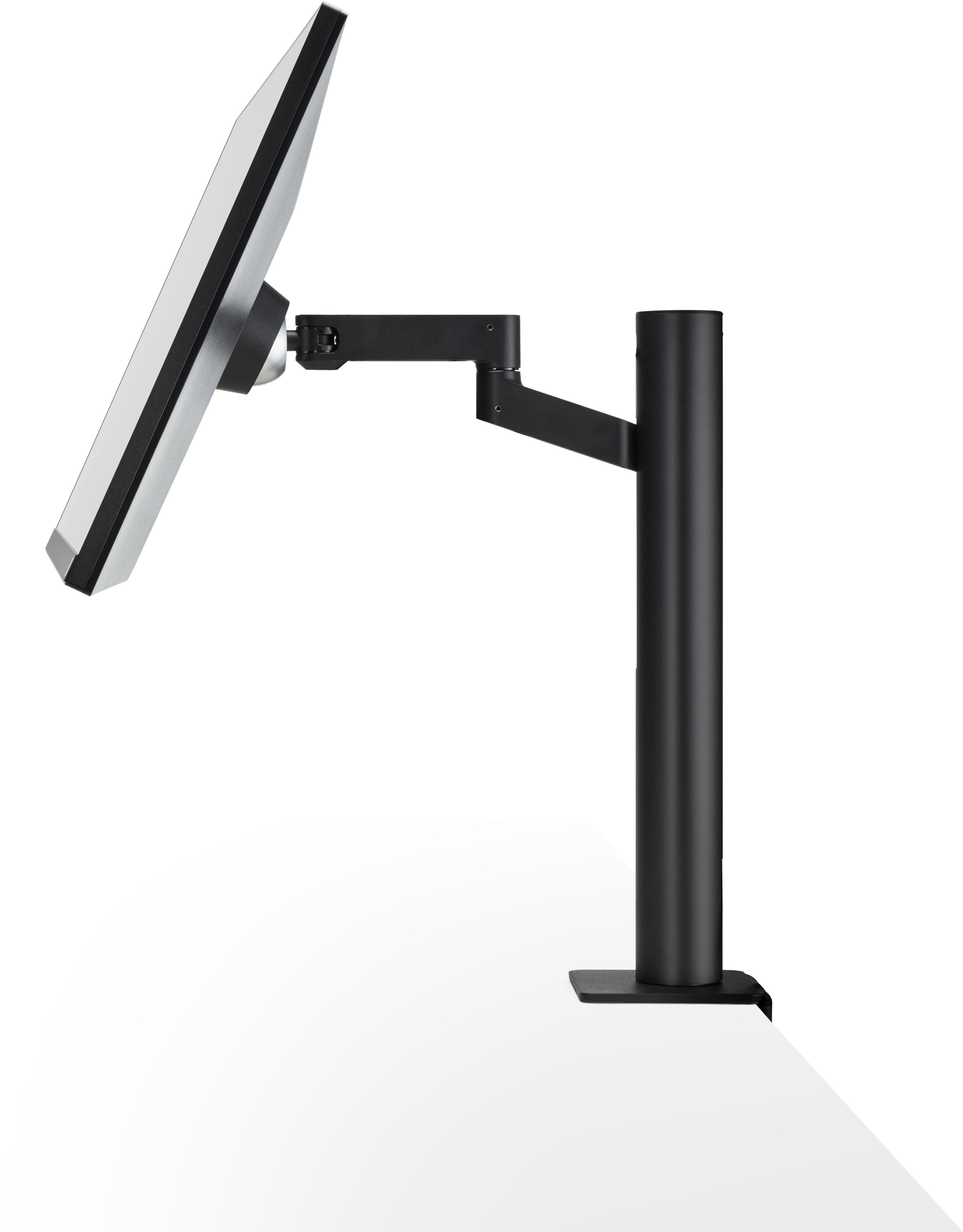 Schwarzer Monitorarm, der einen Computermonitor auf einer weißen Oberfläche hält.