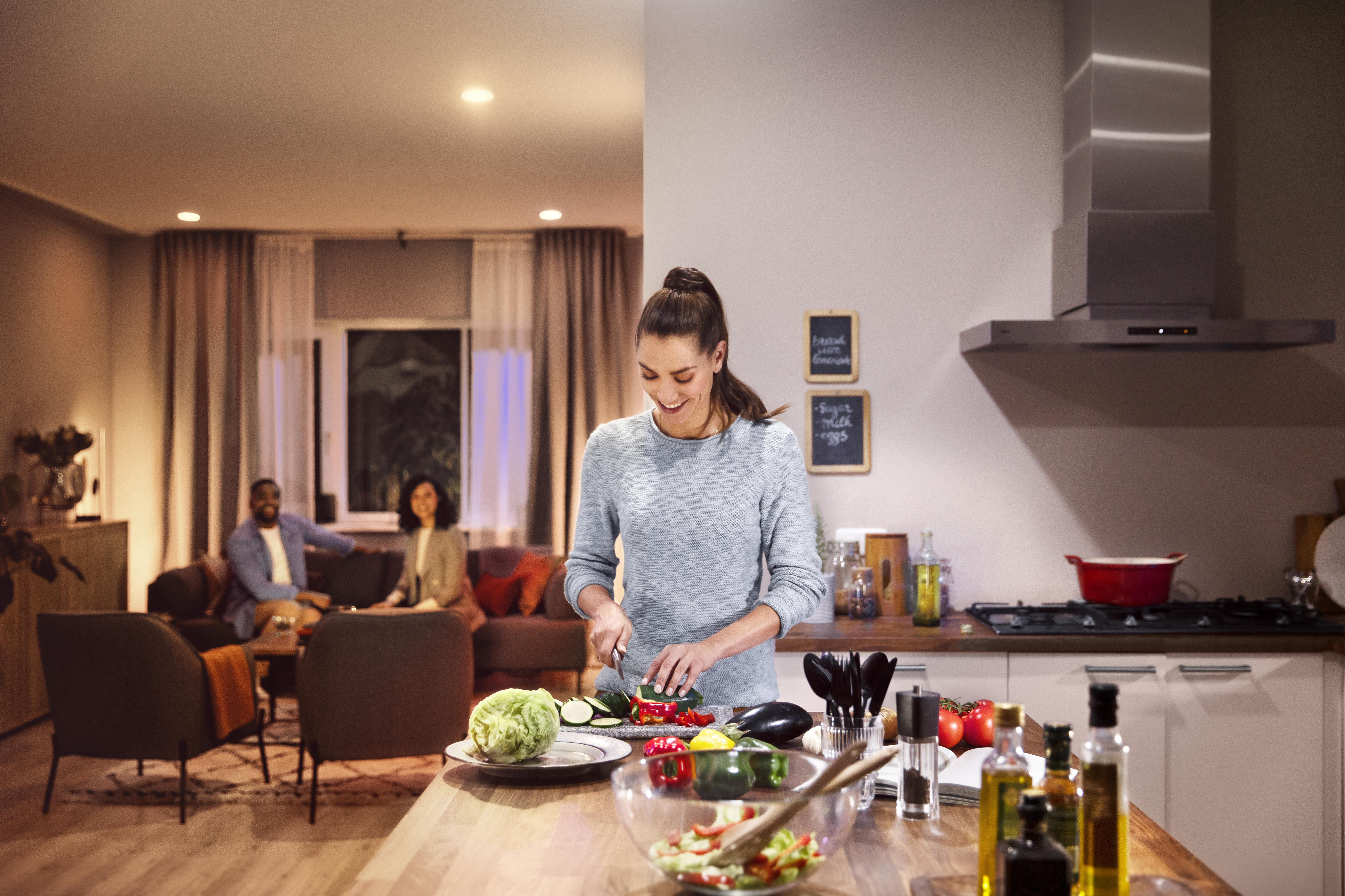 PHILIPS White E27 LED Lampe 800lm 60W inkl. Philips Hue Dimmschalter Smarte Glühbirne Warmweiß