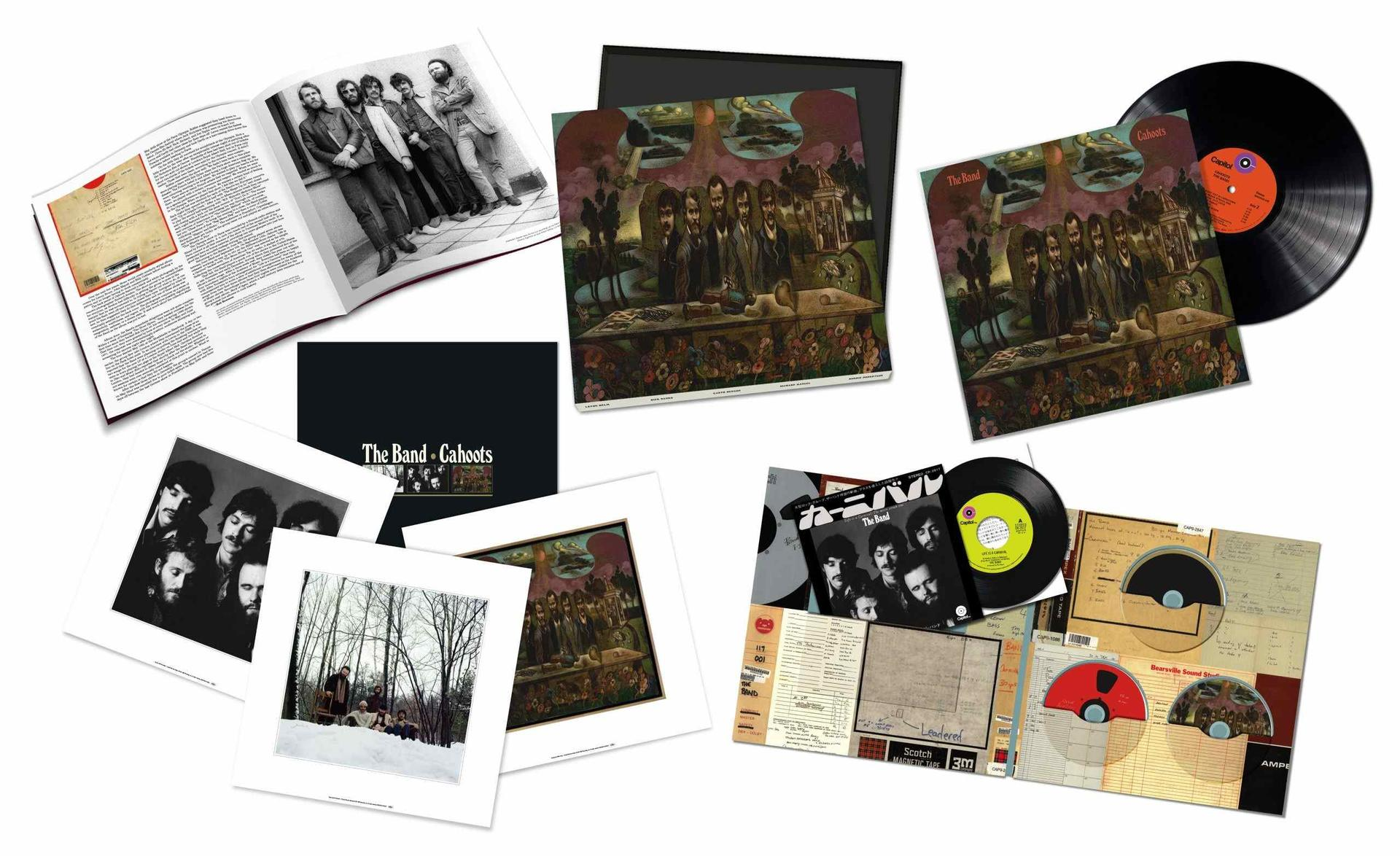 Een verzameling albumhoezen, vinylplaten en drukwerk, met de band 'The Band'.