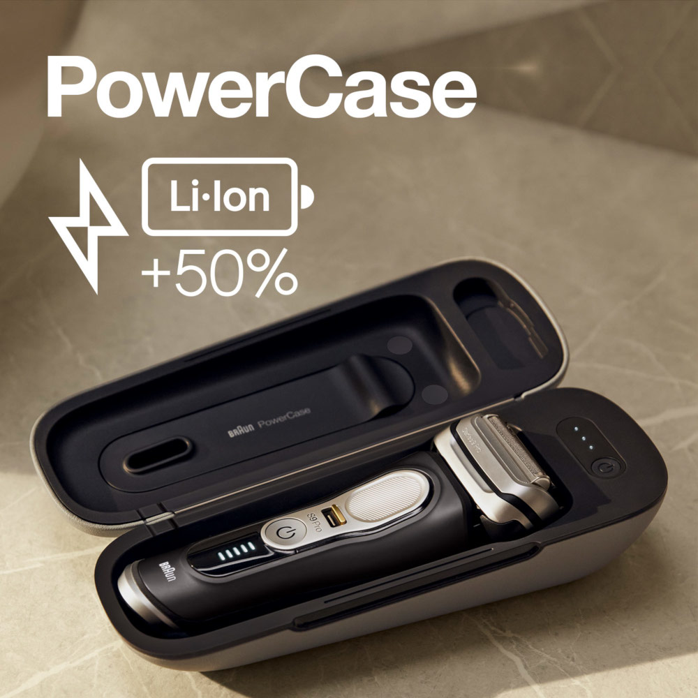 Braun PowerCase met elektrisch scheerapparaat, open, met scheerapparaat en laadstatus.