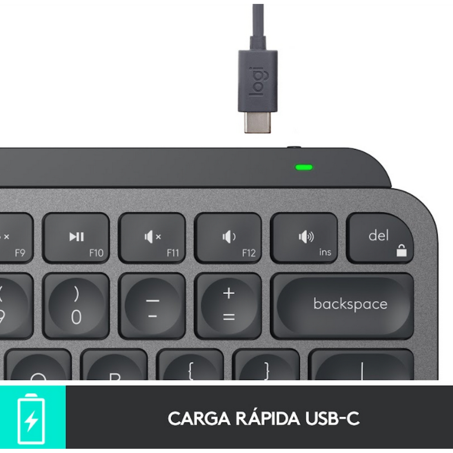 Un teclado con un cable USB-C enchufado y un símbolo de carga.