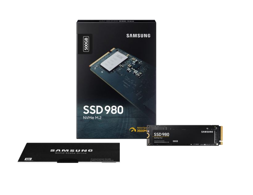 SSD kutusu, SSD ve içindeki SSD. Siyah arka plan, ürün çekimi, Samsung markası.