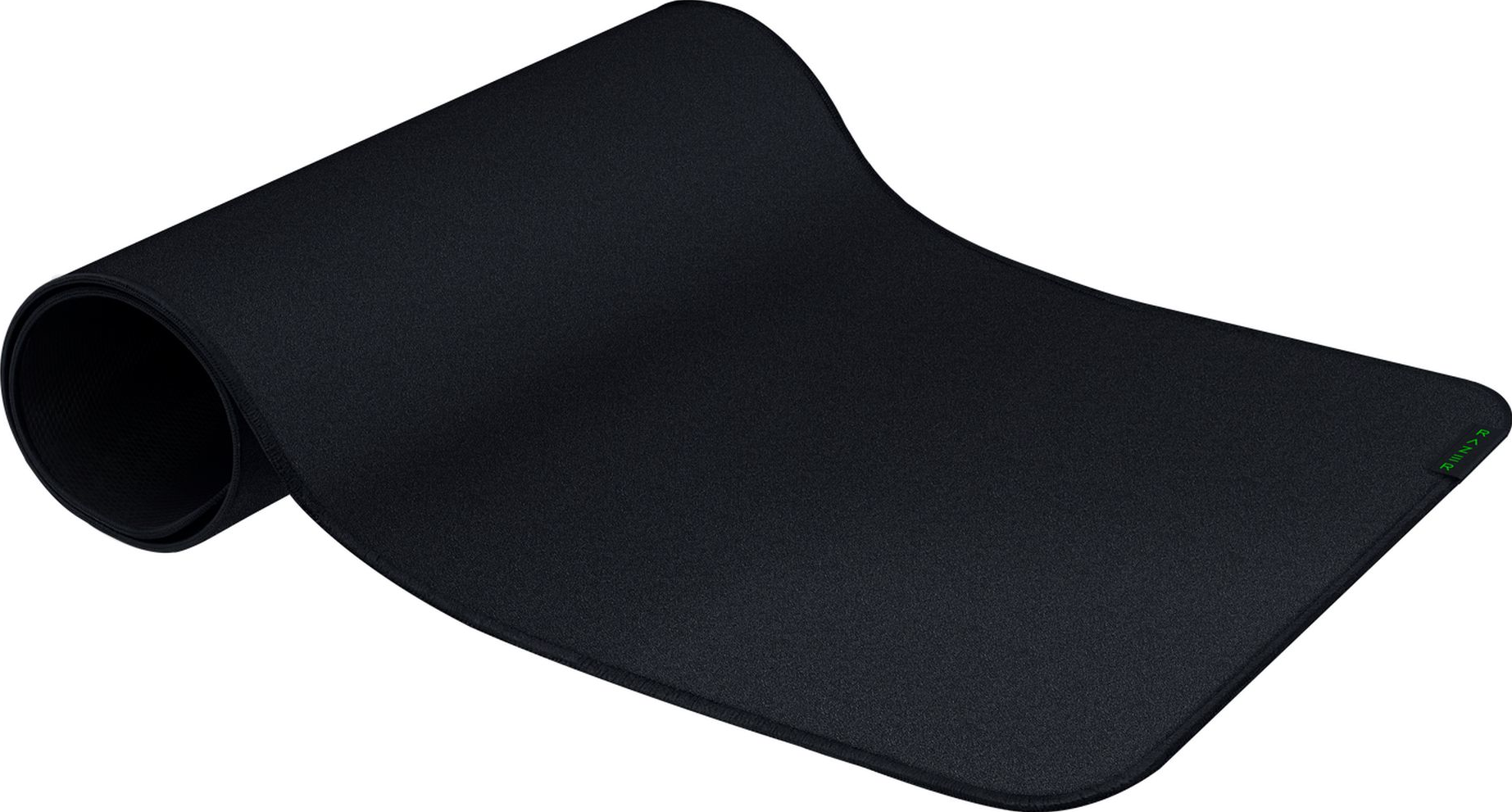 Schwarzes Mauspad, aufgerollt. Das Pad besteht aus einem stoffartigen Material.