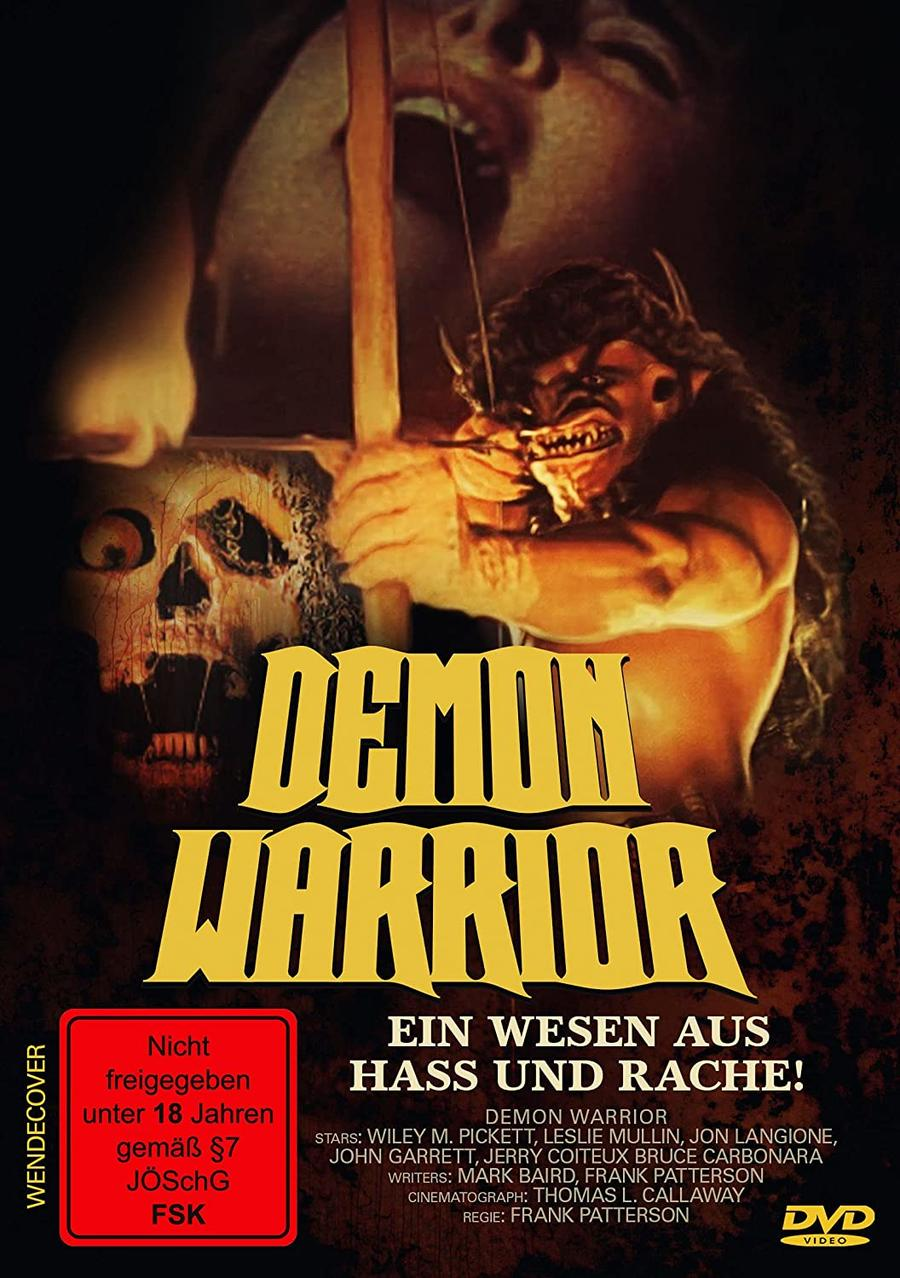 Filmposter mit einer dämonenartigen Figur mit Pfeil und Bogen und einem Schädel.